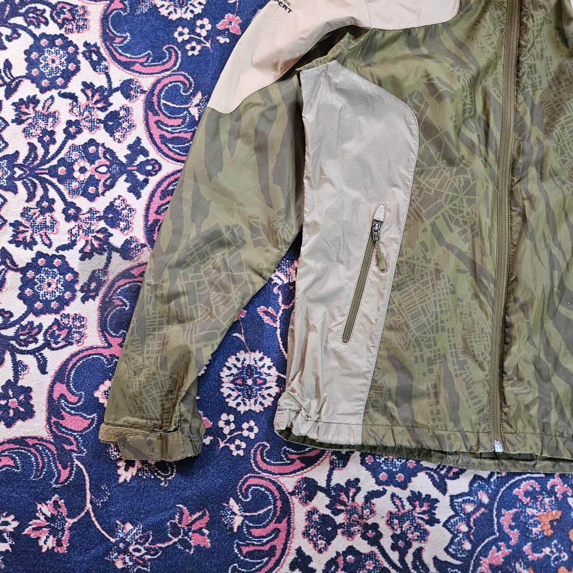 코오롱(KOLON) 카키 컬러 배색 경량 바람막이 90size 상품이미지4