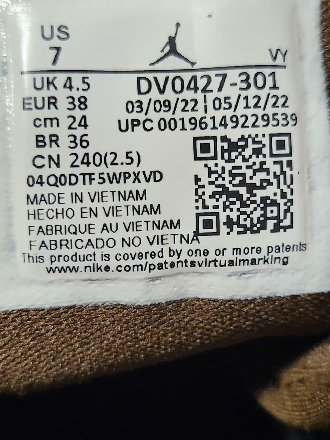 나이키 농구화 조던 1 미드 올리브 토 사이즈240

아웃솔 흰부분 생활 상품이미지10