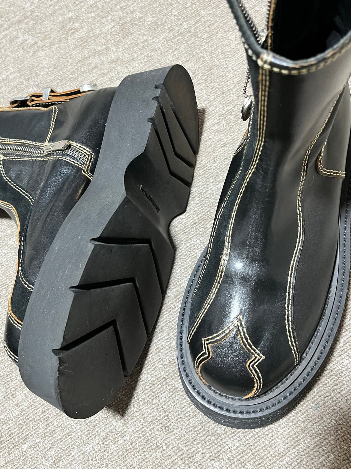 (WOMEN) FIA WESTERN RAW CUT ANKLE BOOTS 상품이미지5