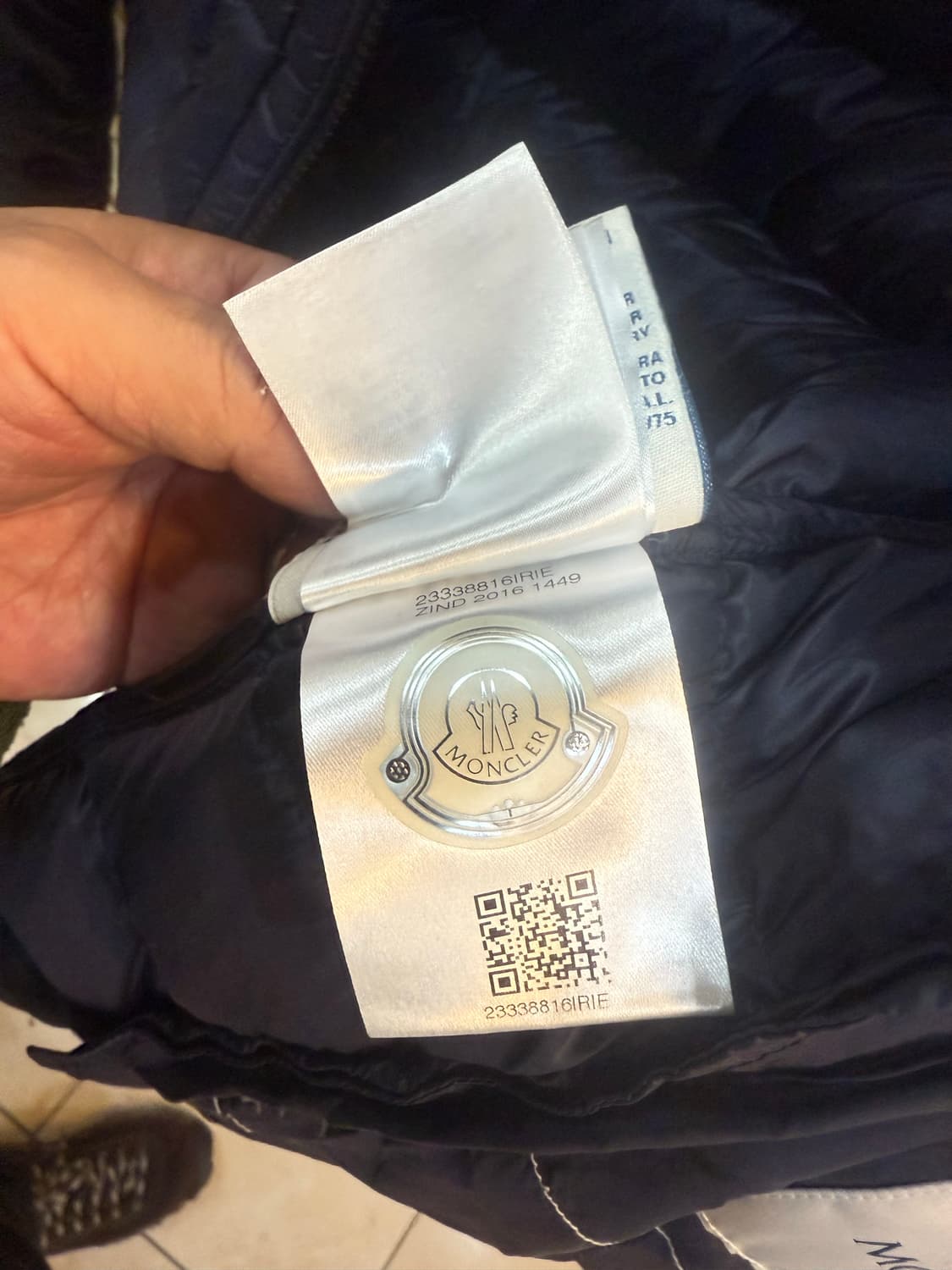 0/55 정품 몽클레어 발랑스 후드패딩 팝니다 상품이미지7