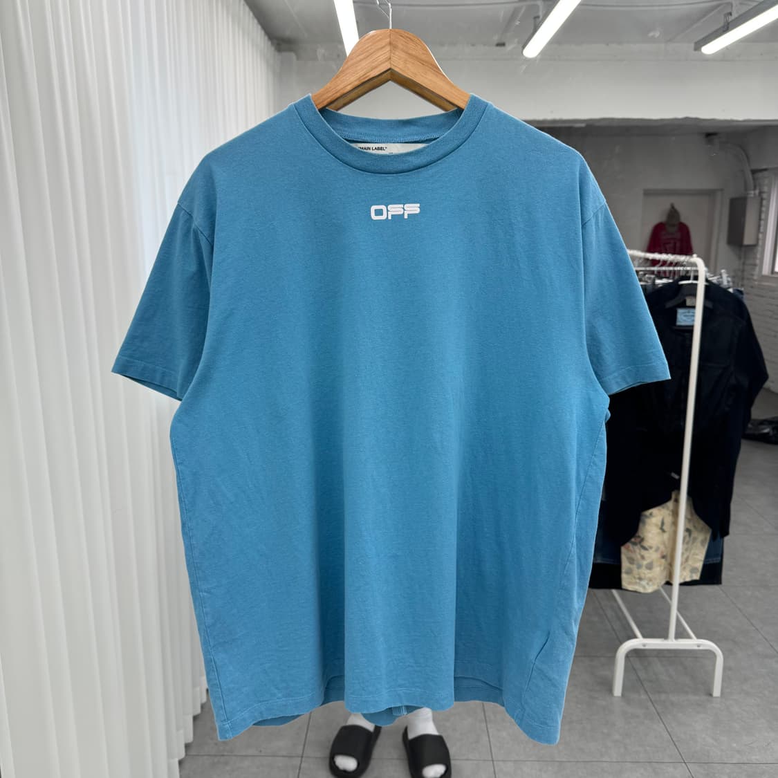 오프화이트 반팔  상품이미지4