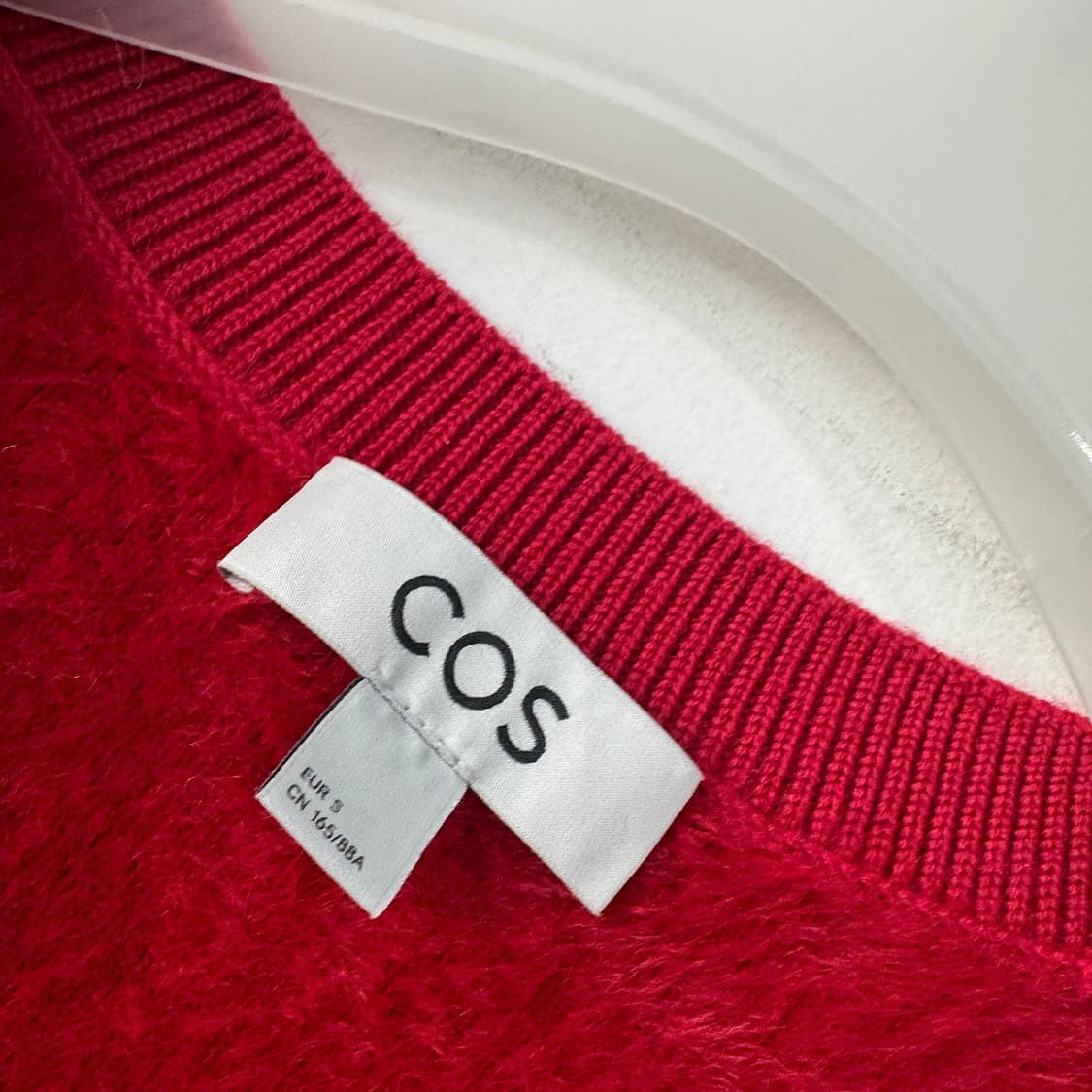 코스 COS 23 스쿱넥 플러피 울 베스트 상품이미지4