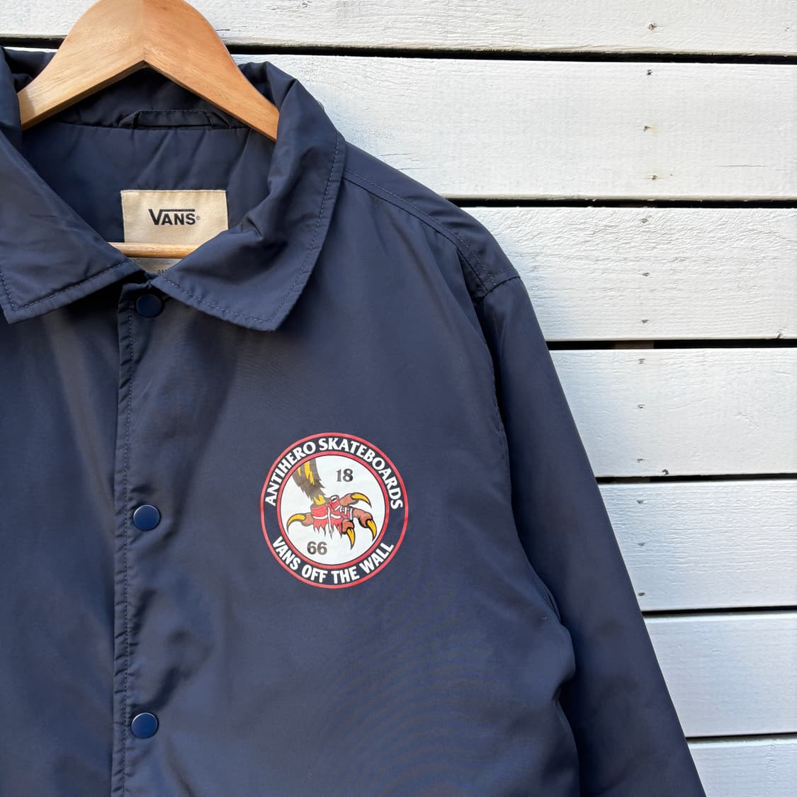 Vans x Anti Hero 반스 x 안티히어로 코치자켓 상품이미지4