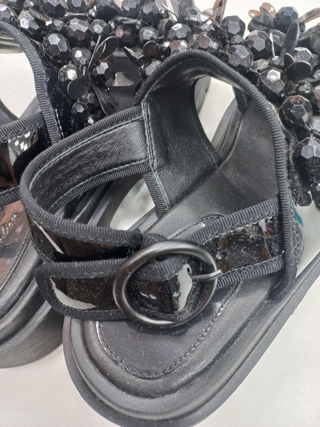 슈콤마보니 큐빅 장식 블랙 샌들 (235~240mm) 상품이미지5