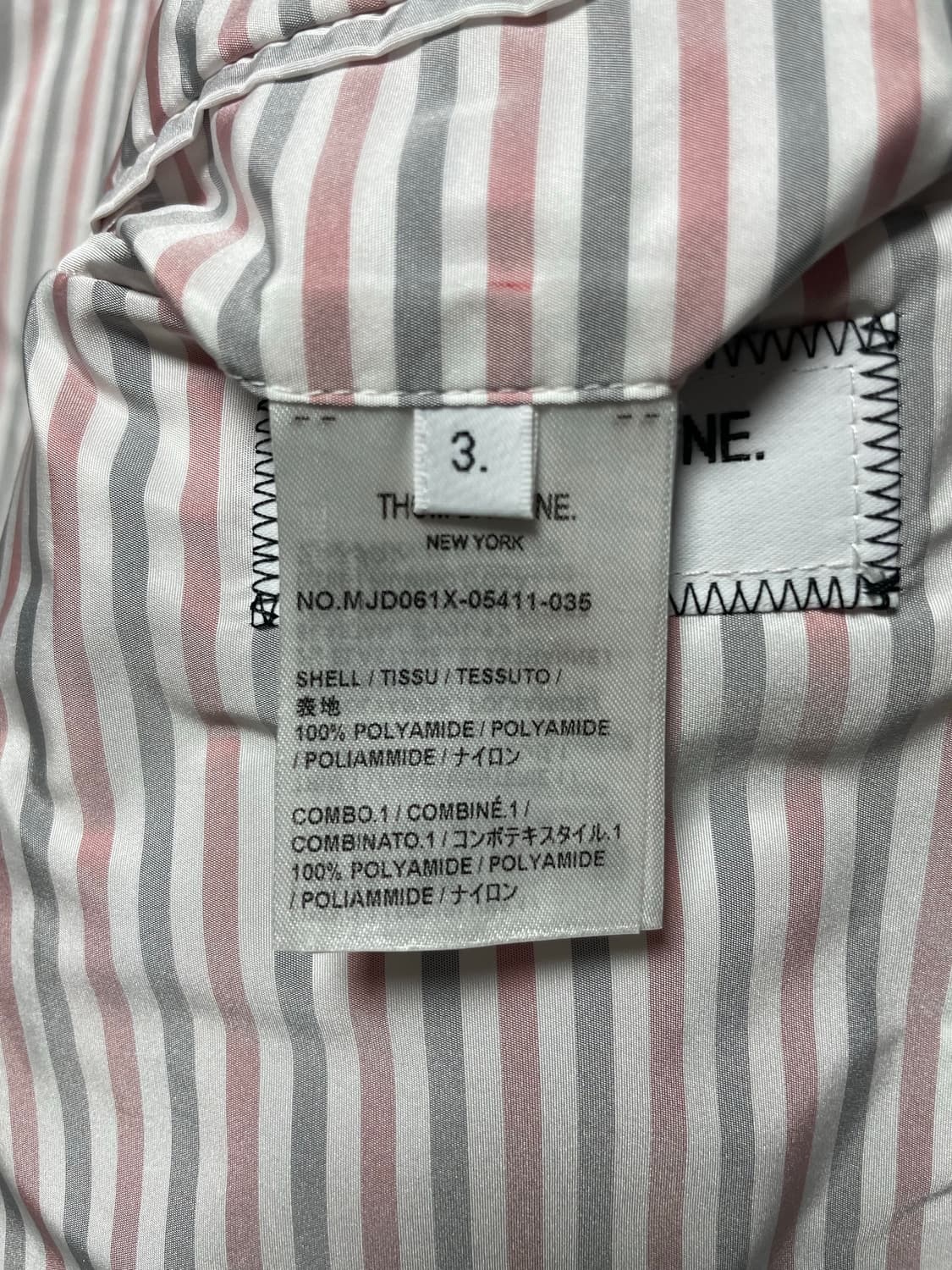 [3사이즈] 톰브라운 매트 나일론 사선 다운 봄버 패딩 자켓 상품이미지9