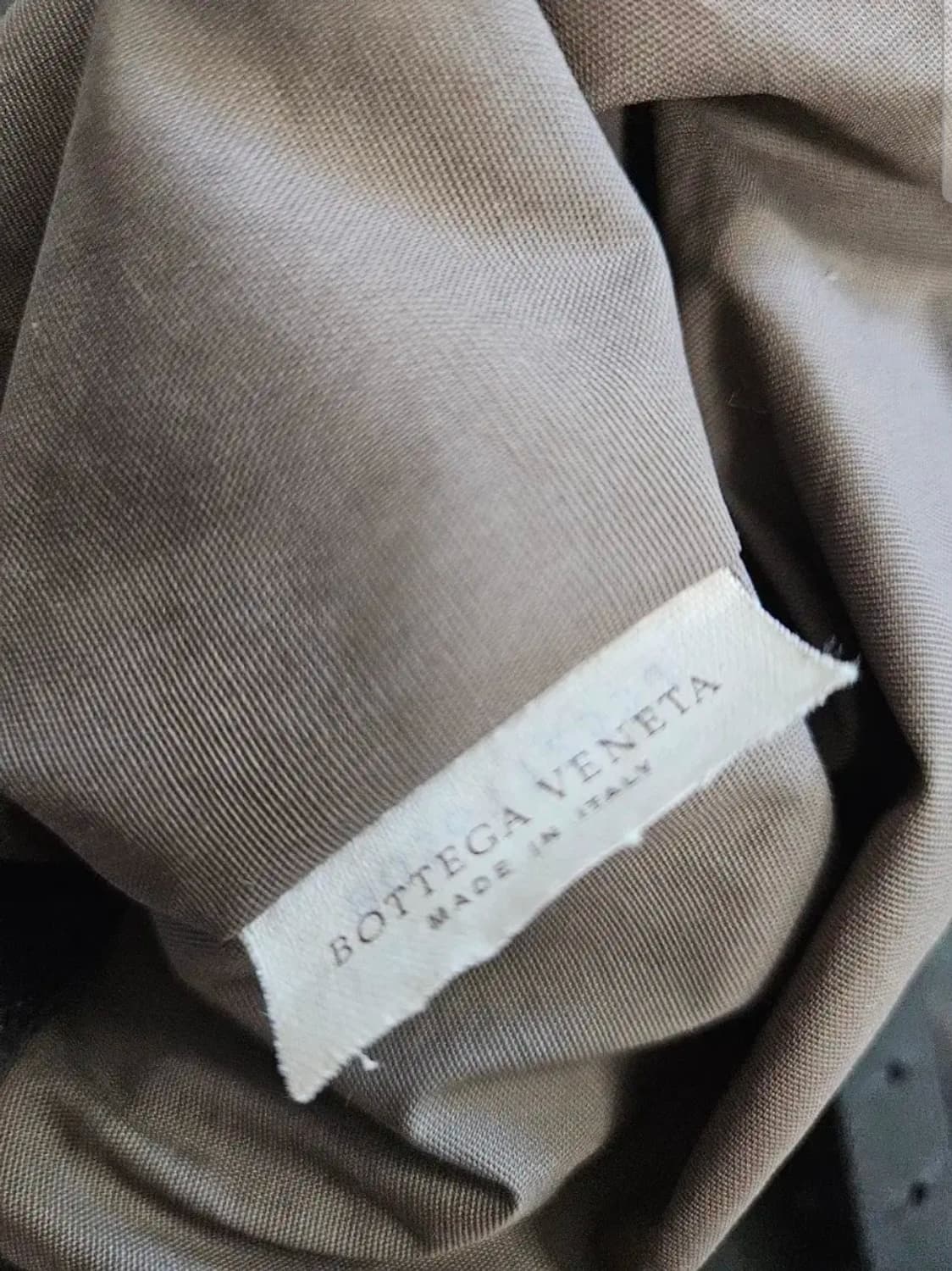 보테가베네타 양가죽 인트레치아토 버클 토트백 상품이미지4