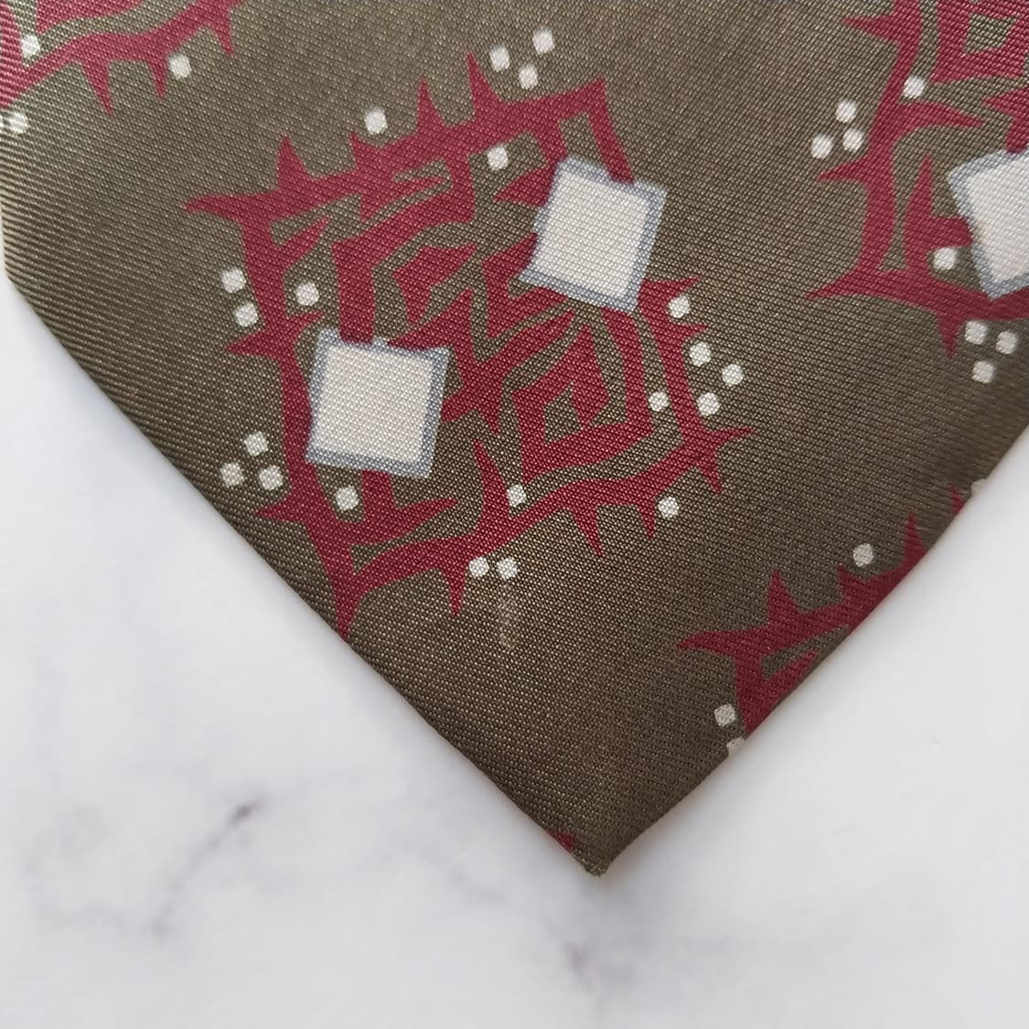 조르지오 아르마니 실크 카키 기하 패턴 넥타이 9cm A등급 K1833
 상품이미지8