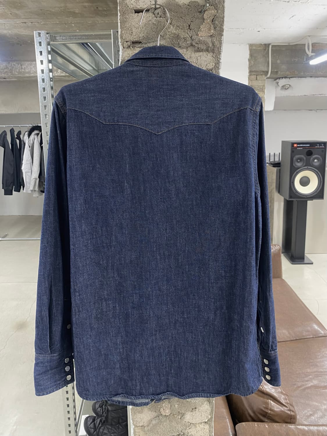 토가 풀라 x 랭글러 웨스턴 스터드 데님 셔츠 상품이미지6