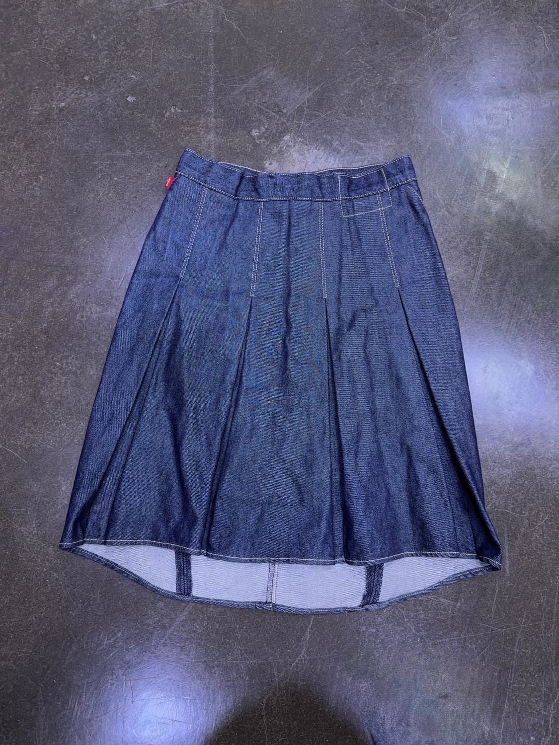 리바이스 엔지니어드진 백 절개 라인 데님 청 스커트 28 상품이미지2