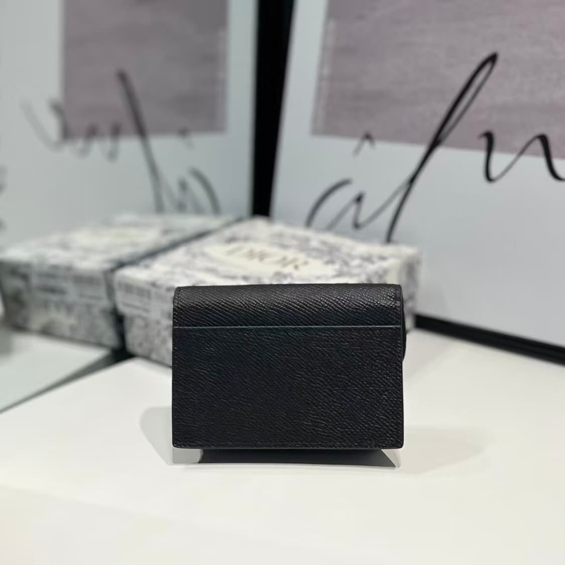 디올 새들 플랩 카드 홀더 그레인드 카프스킨 블랙 상품이미지2