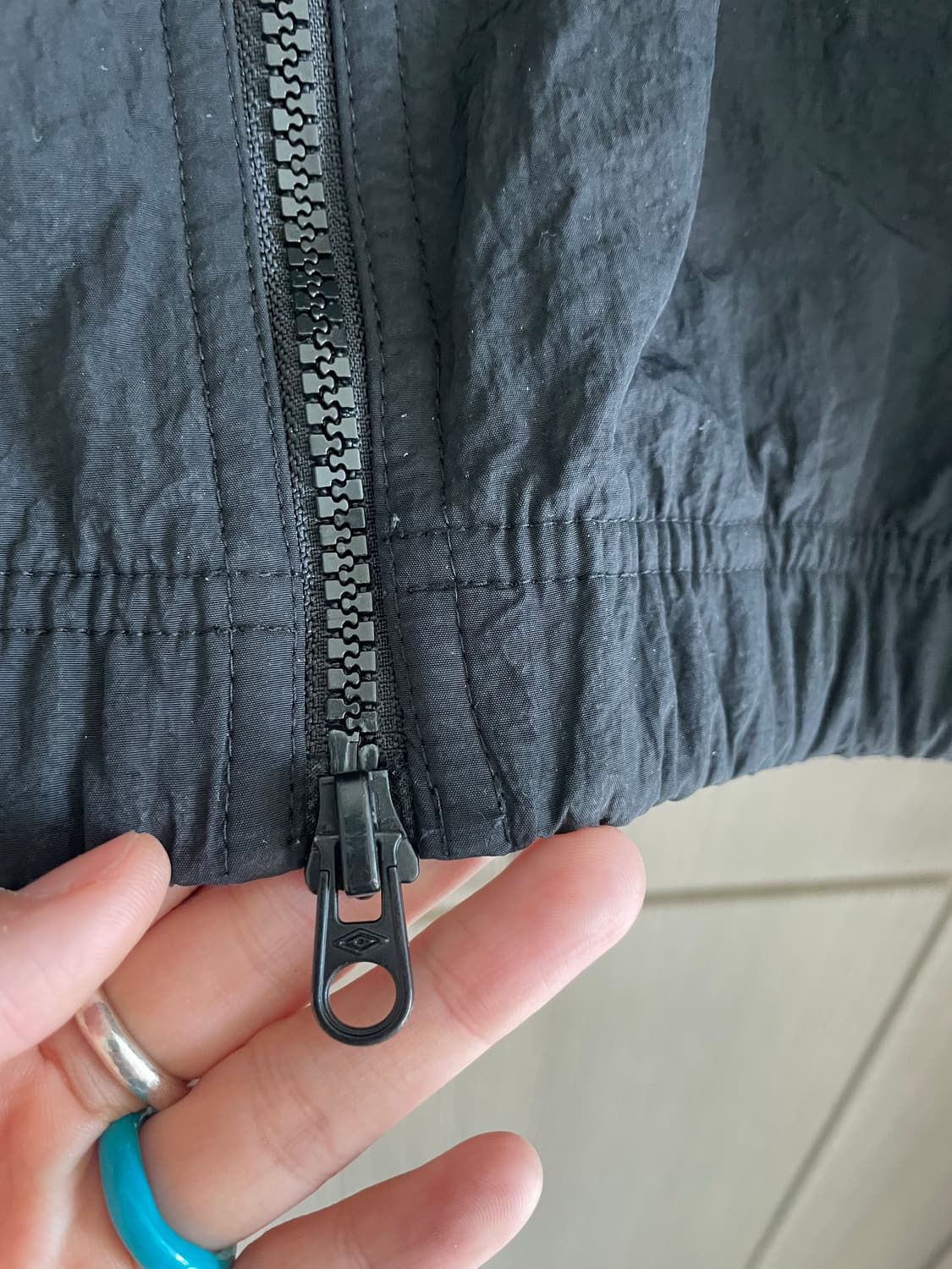 엄브로 그레이 블랙 화이트 배색 투웨이 바막 상품이미지4