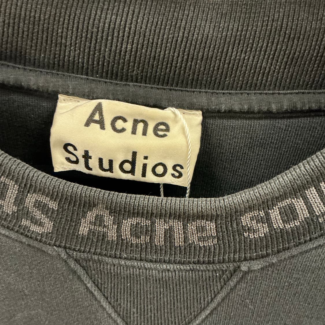 아크네 스튜디오 플로고 스웨트셔츠 상품이미지2