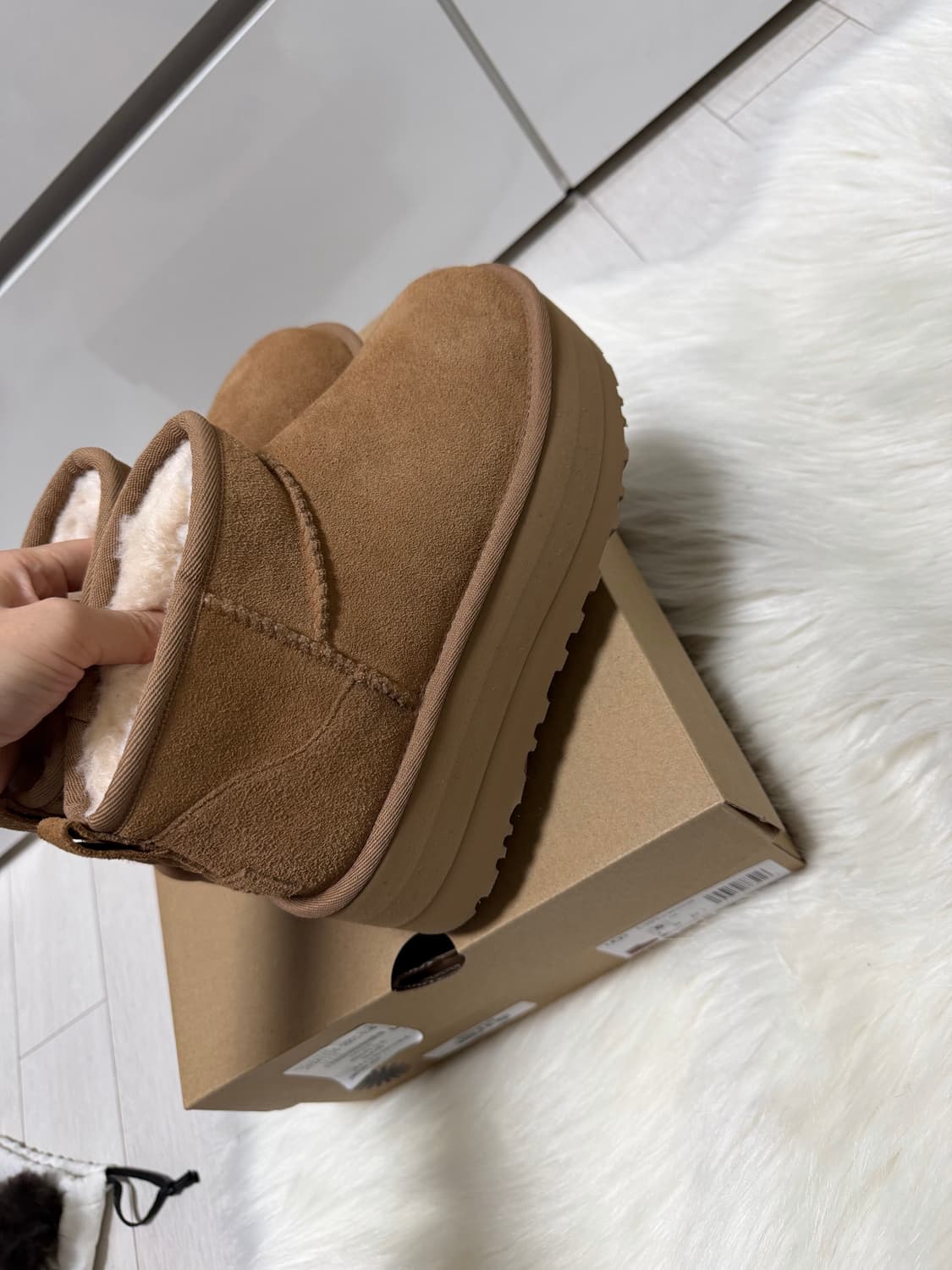 Ugg 스웨이드 레더 미니 플랫폼 체스트넛6사이즈 새상품 상품이미지5