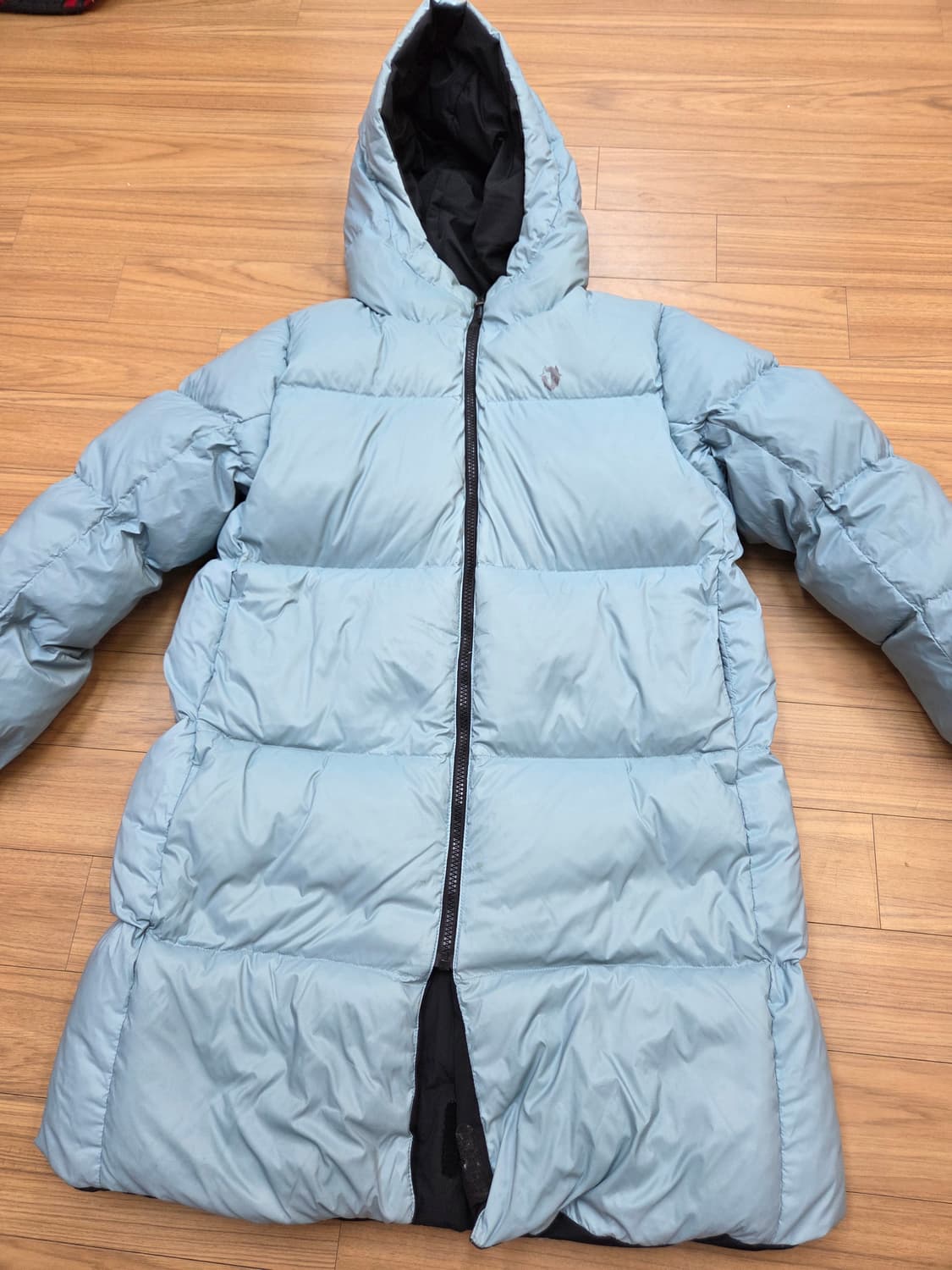 블랙야크 주니어 리버시블 다운 자켓입니다. 사이즈는 155이고, 안쪽에  상품이미지3