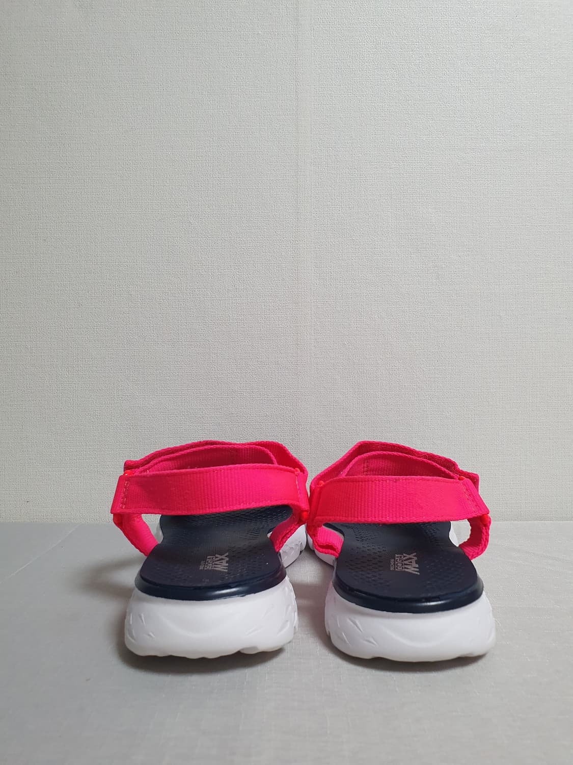 스케쳐스 GOGA 맥스 쿠셔닝 샌들 230 🌈 상품이미지6