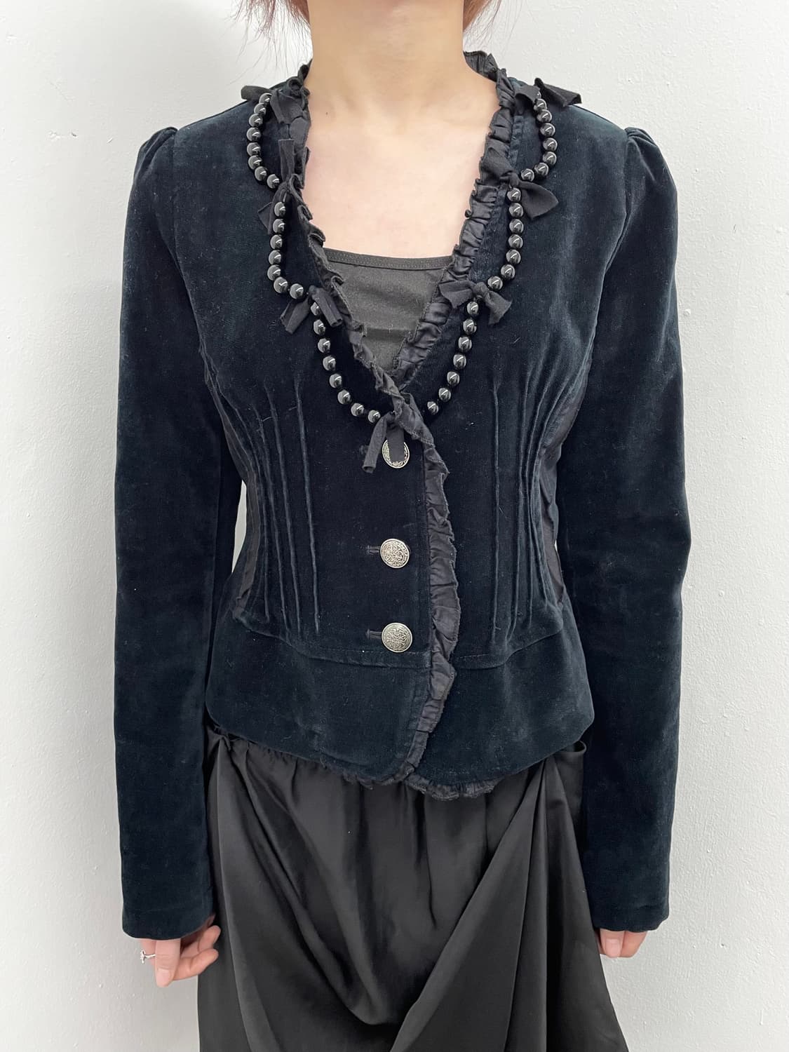 고딕 벨벳 비즈 절개 디테일 자켓 상품이미지2