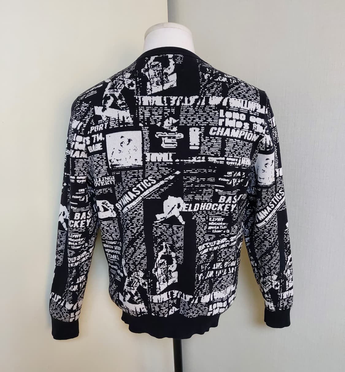 자라 뉴스페이퍼 패턴 니트(L)

 상품이미지3