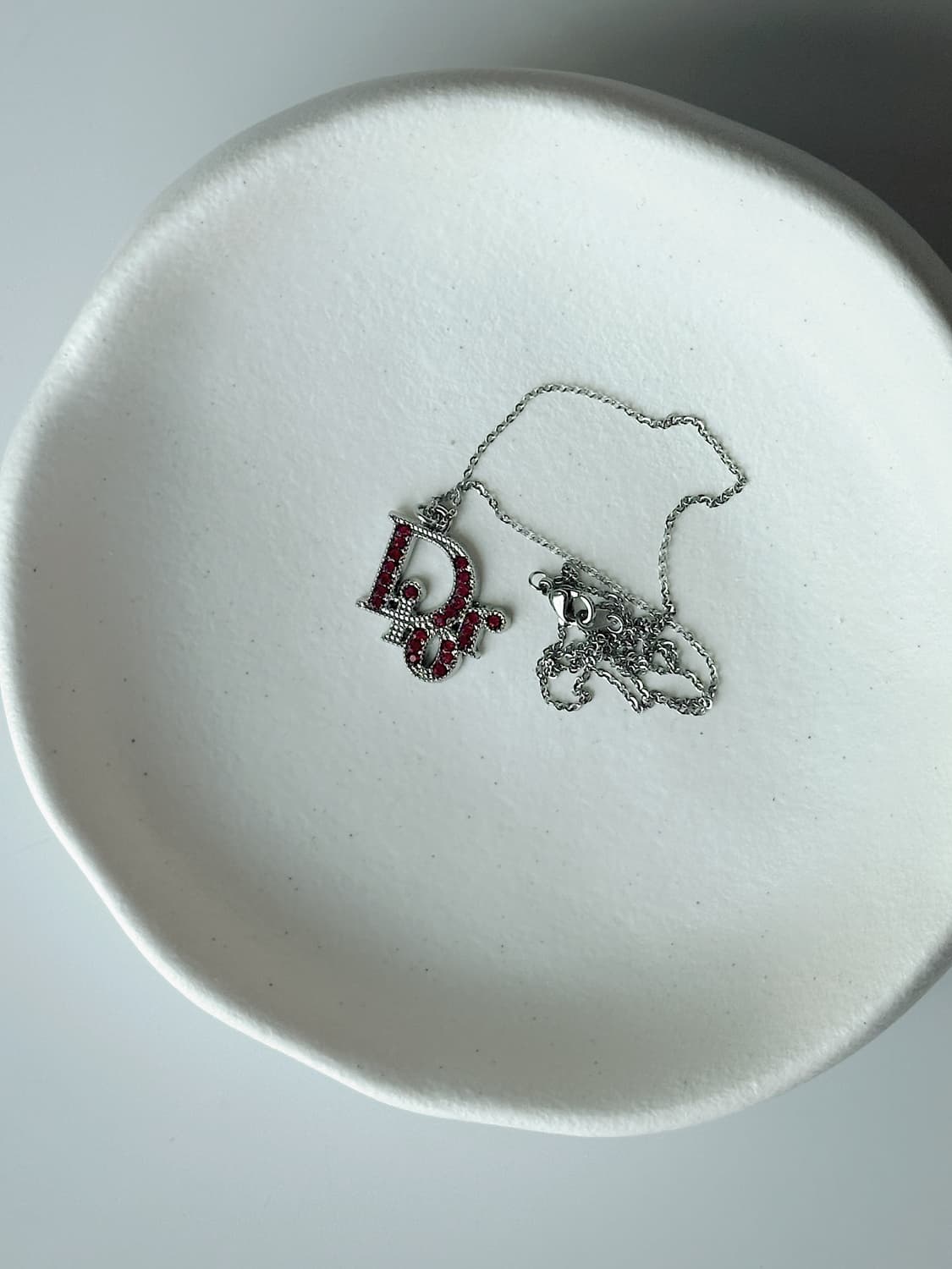 디올 레드 크리스탈 업사이클링 목걸이 상품이미지4