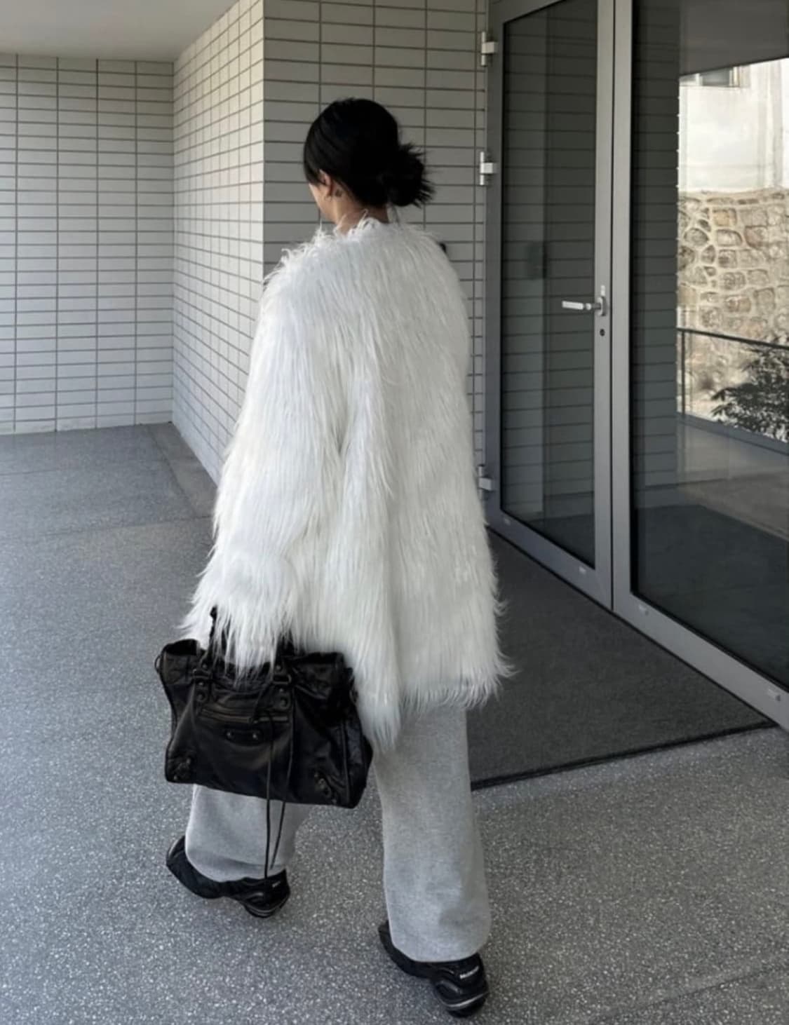 오도어 리버시블 퍼자켓 화이트 상품이미지4