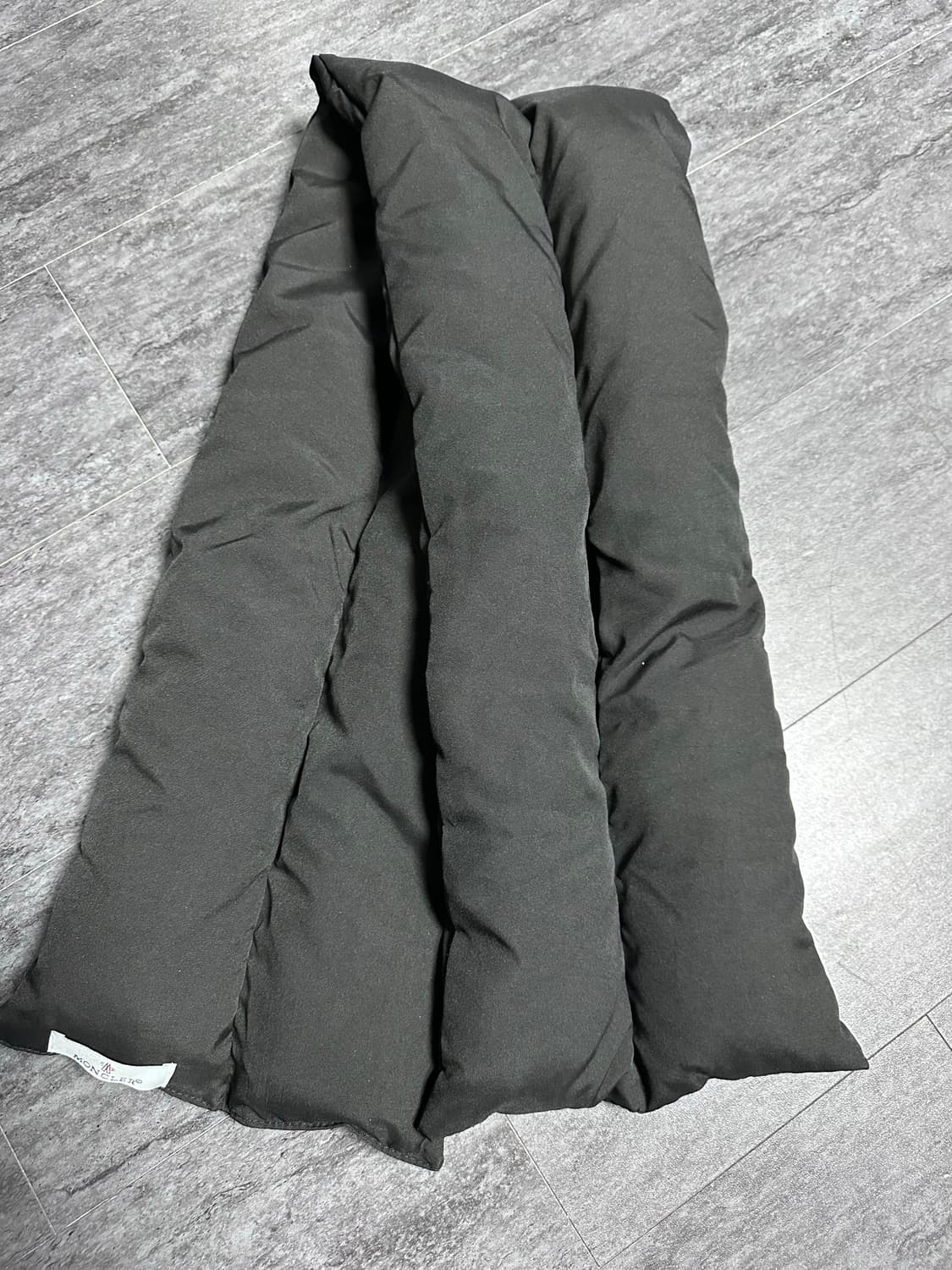 몽클레어 패딩 목도리 상품이미지4