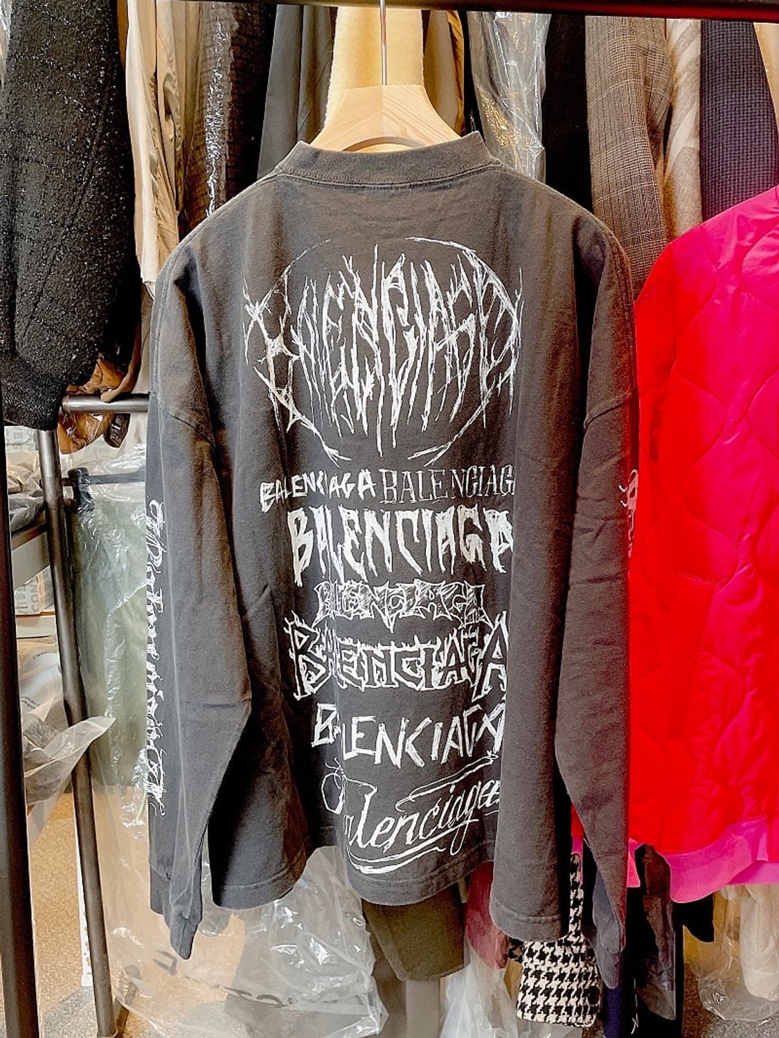 (정품/새상품) 발렌시아가 공용 메탈 미디엄 핏 롱슬리브 상품이미지3