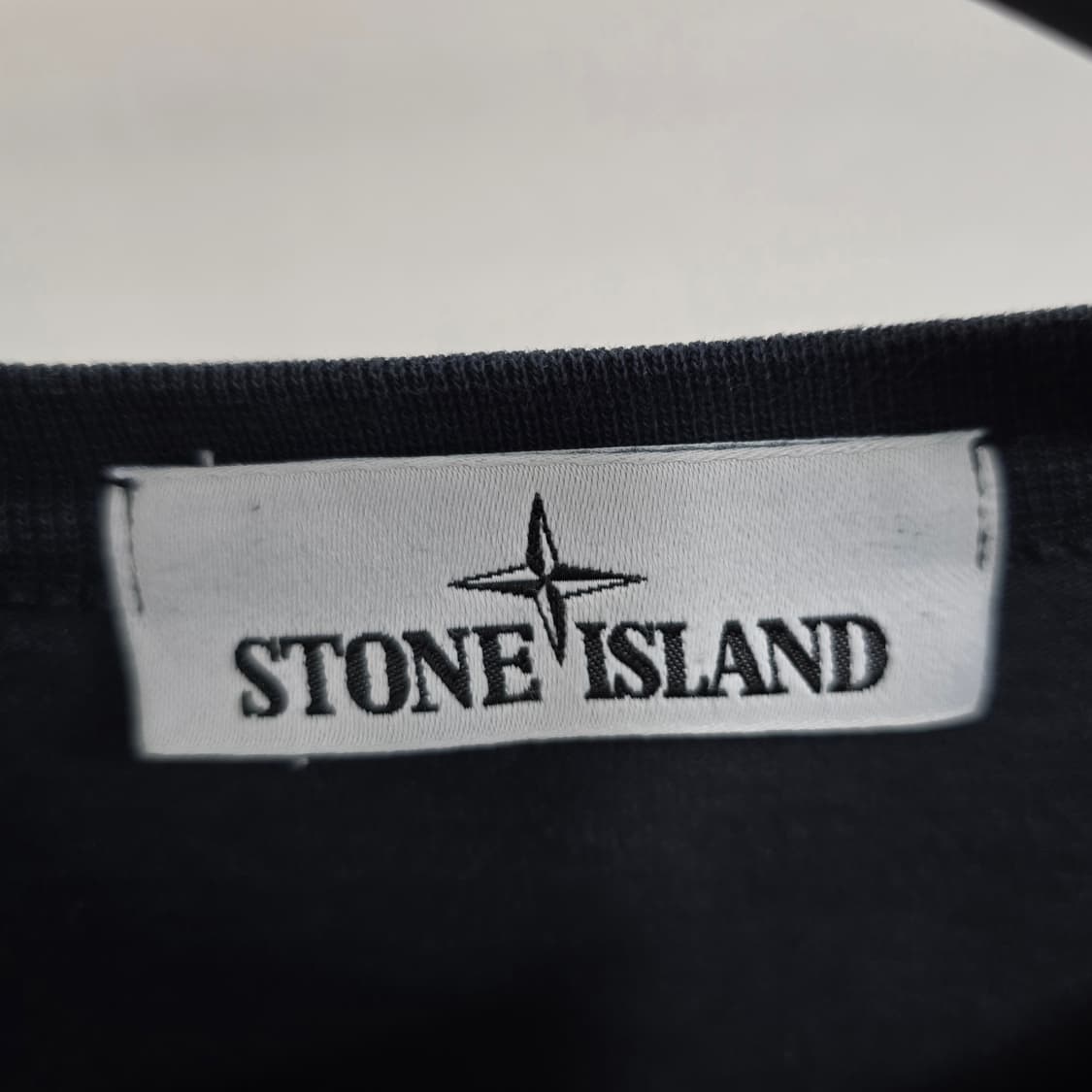 스톤아일랜드 롱슬리브 맨투맨 m사이즈 95 블랙 판매 상품이미지2