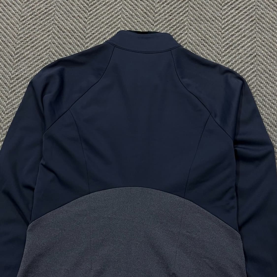 데상트 트레이닝 져지 v2745 상품이미지4