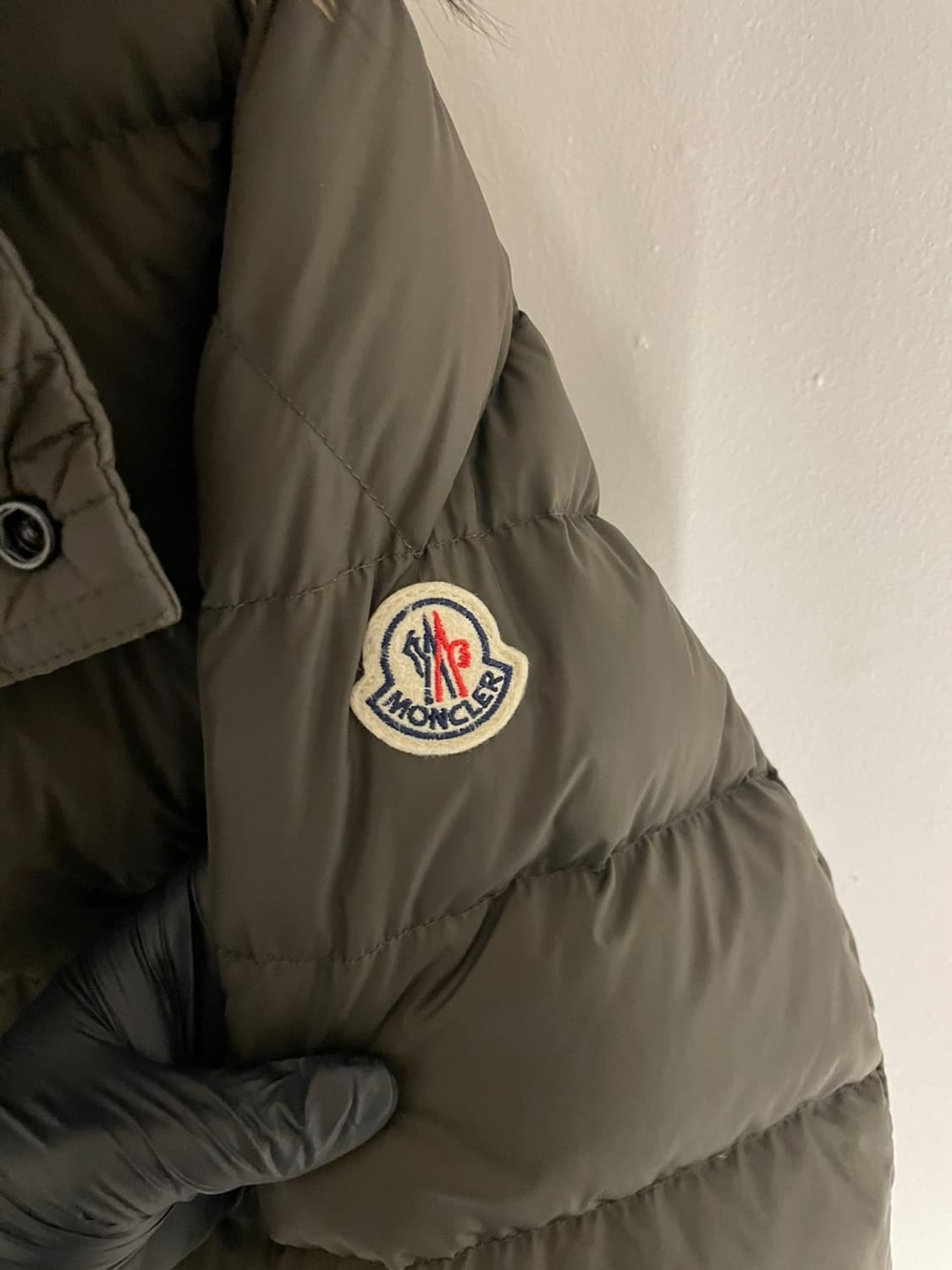 몽클레어 클루니 패딩 카키 상품이미지4