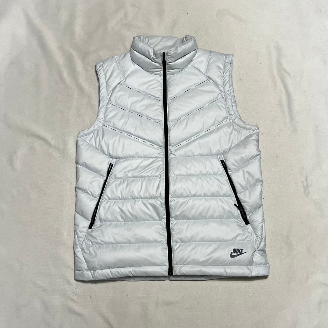 M 나이키 에어로로프트 다운 필드 베스트 상품이미지2