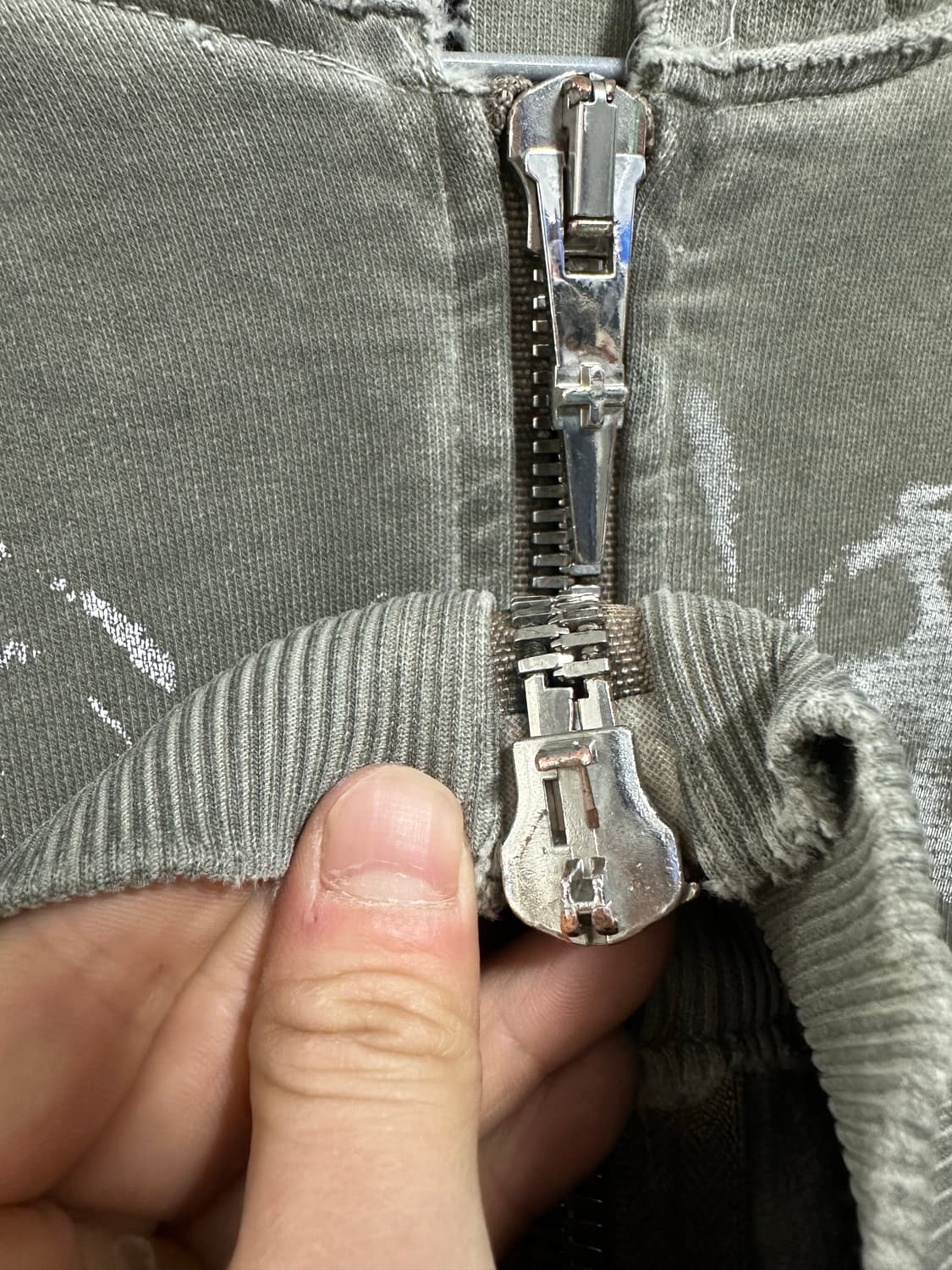 샤인럭셔리 GOLOPE 아머 후드집업 상품이미지4