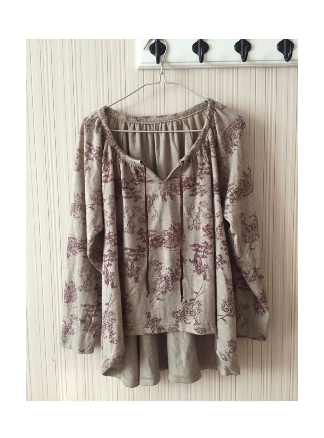 빈티지 패턴 플리츠 블라우스 상품이미지1