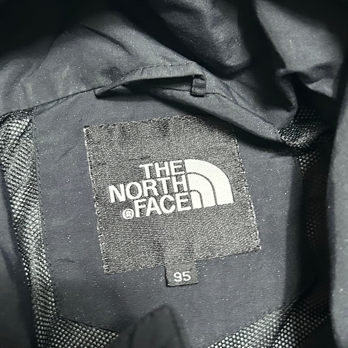 The North Face 블랙 후드 바람막이 상품이미지2