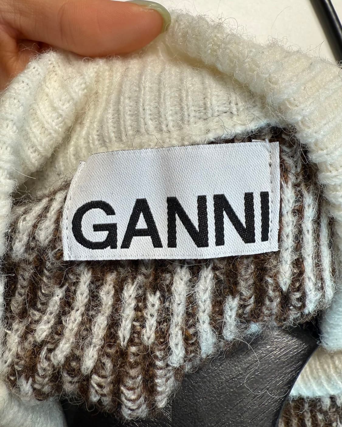 가니 브라운 스마일리 벌룬 알파카울 니트  상품이미지8