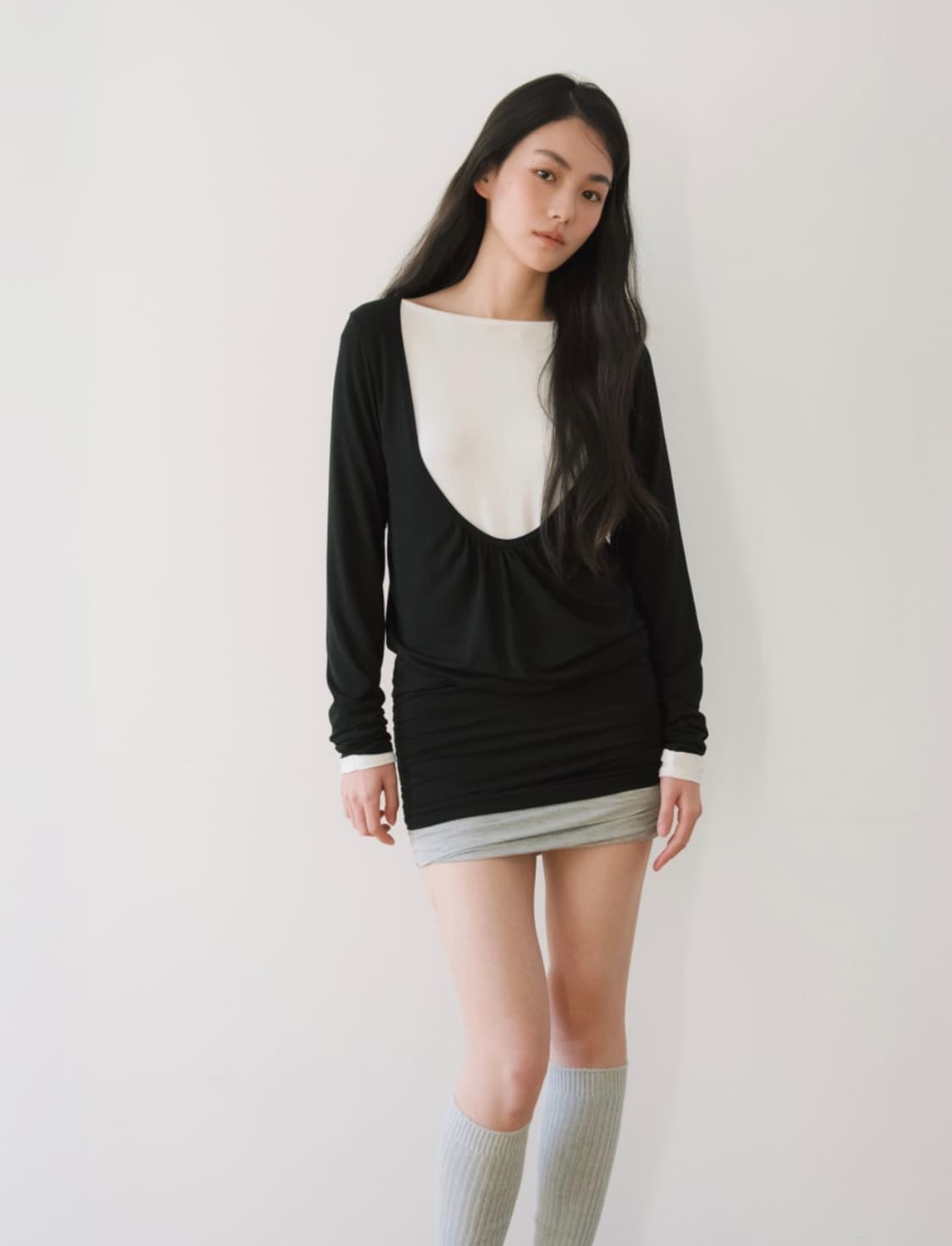 이어닝 LAYERED LOOSE SHIRRING U-NECK TOP 상품이미지1