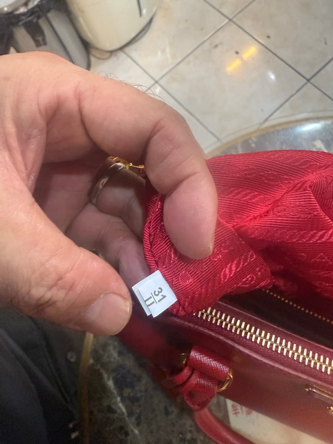 정품 프라다 사피아노 럭스백 팝니다 상품이미지9