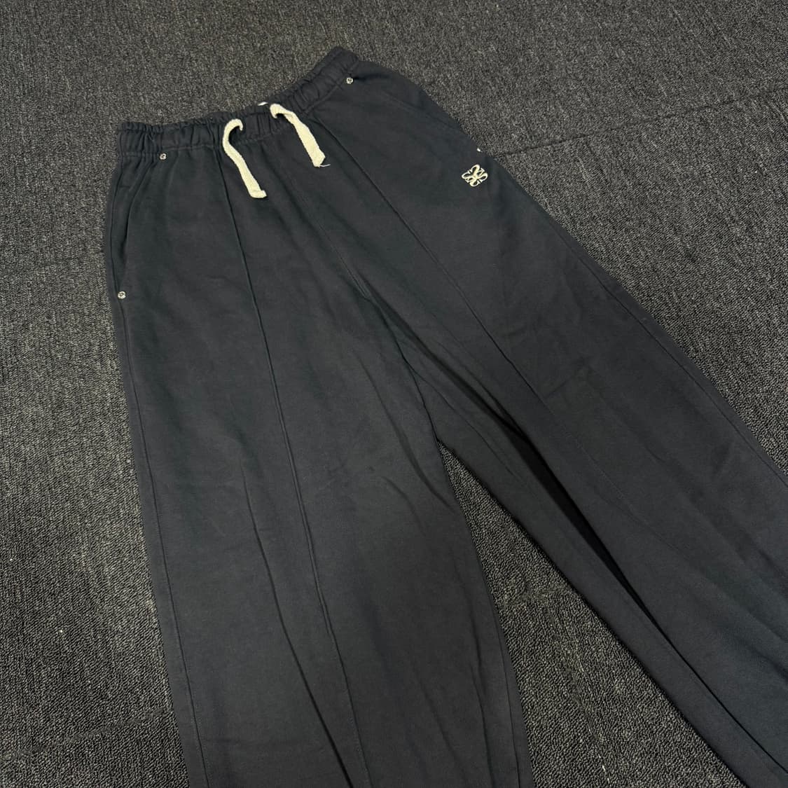 SATUR 가죽패치 조거팬츠 상품이미지2