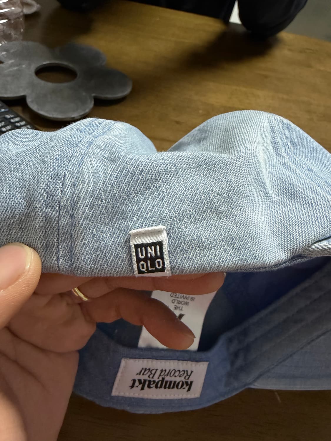 콤팩트레코드바 x 유니클로 볼캡 연청 판매합니다. (F) 상품이미지3