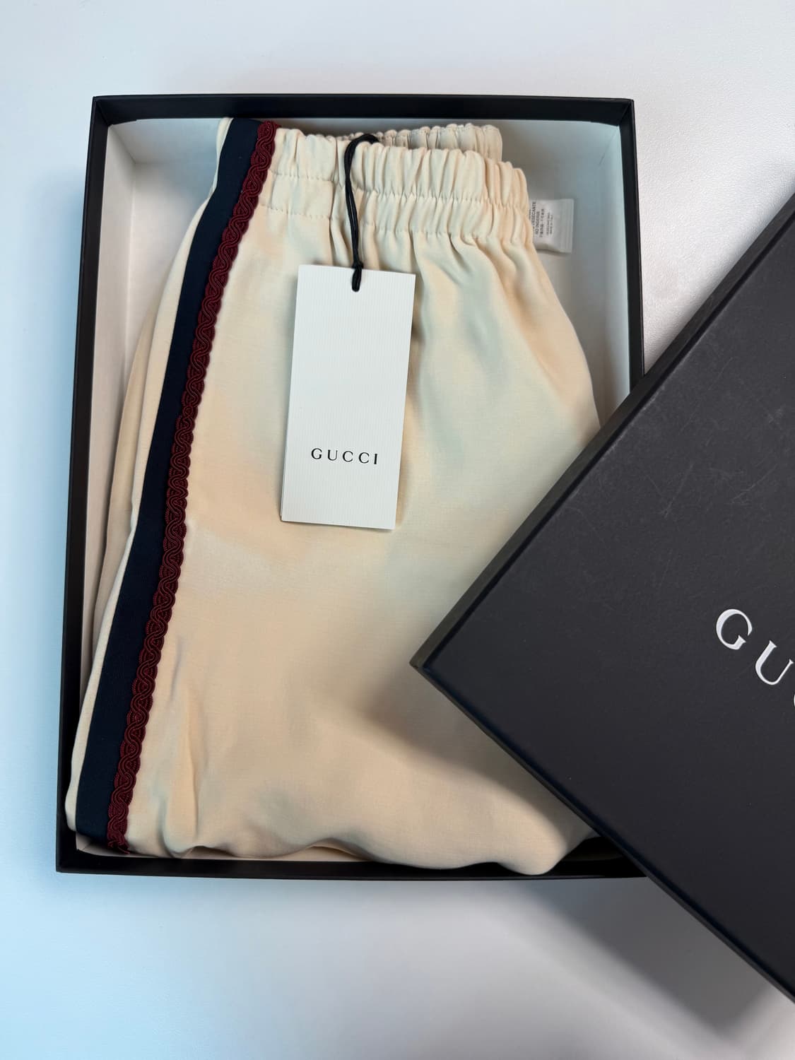 정품 구찌 사이드라인 크림색 쇼츠 상품이미지2