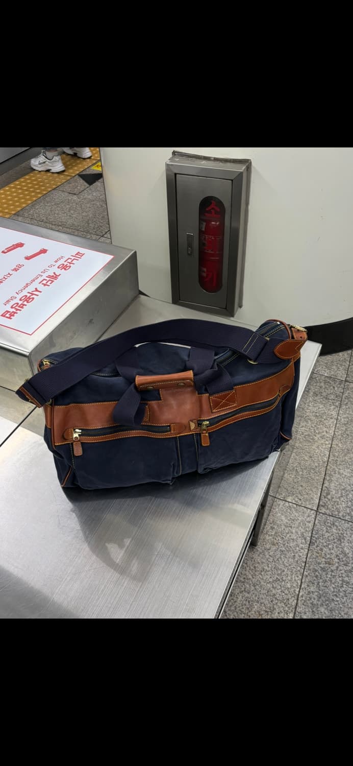 꾸레쥬 네이비 더블포켓 보스턴 백 상품이미지1