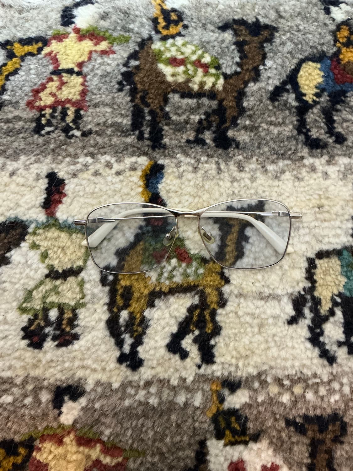 젠틀몬스터 개레전드 유튜브 각 안경 상품이미지1