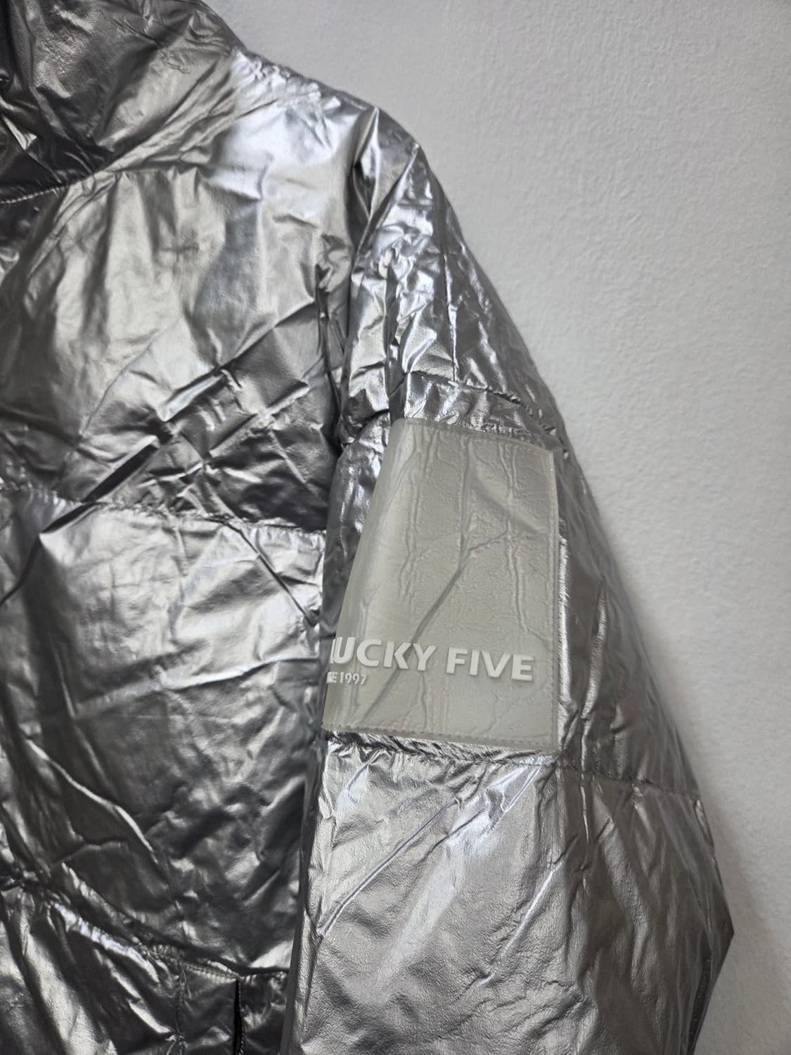 럭키파이브 실버메탈릭 글로시 샤이니 푸퍼 패딩 점퍼 free 박시 힙합 상품이미지2