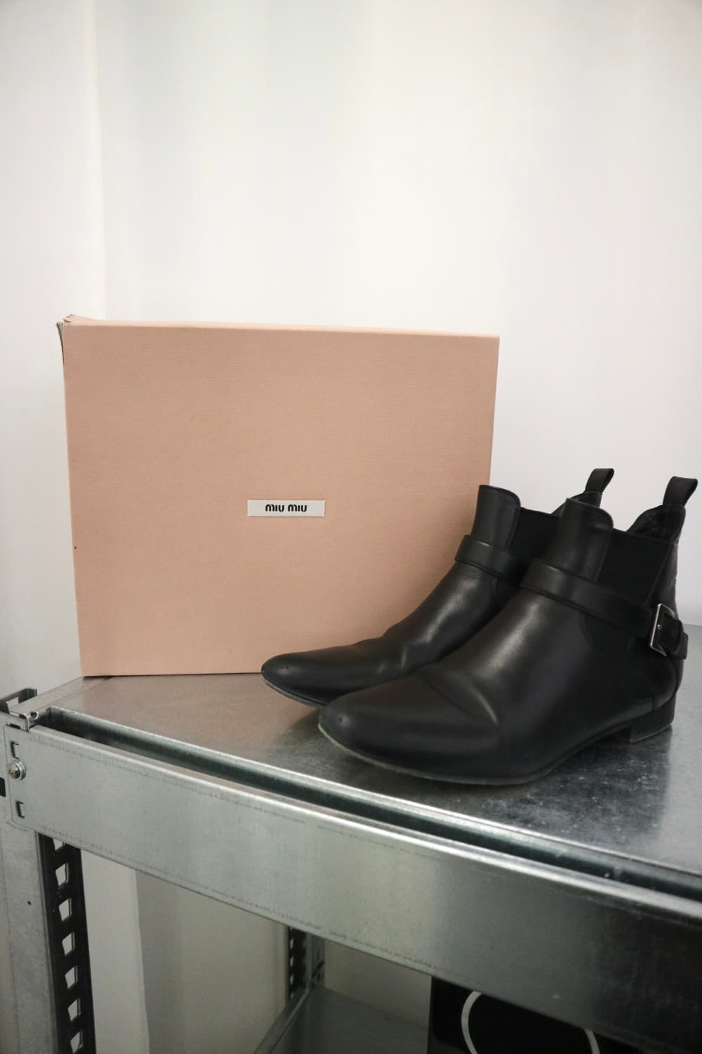 Miu Miu chelsea boots 상품이미지4