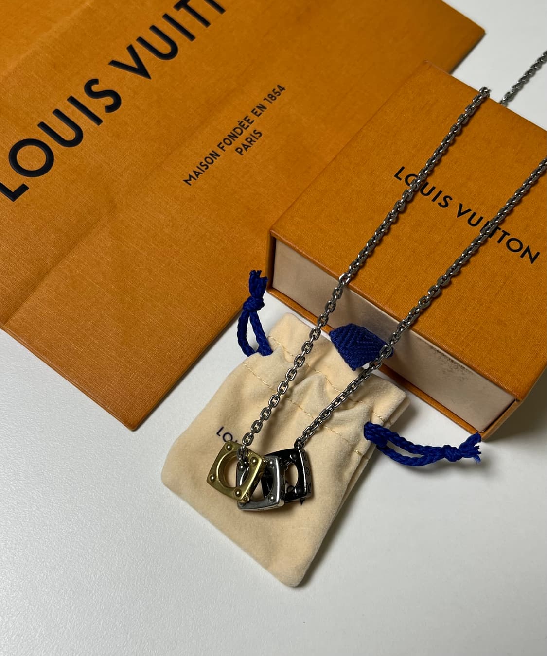 [정품] 루이비통 모노그램 볼드 네클리스 다크 루테늄 골드 실버 목걸이 상품이미지3