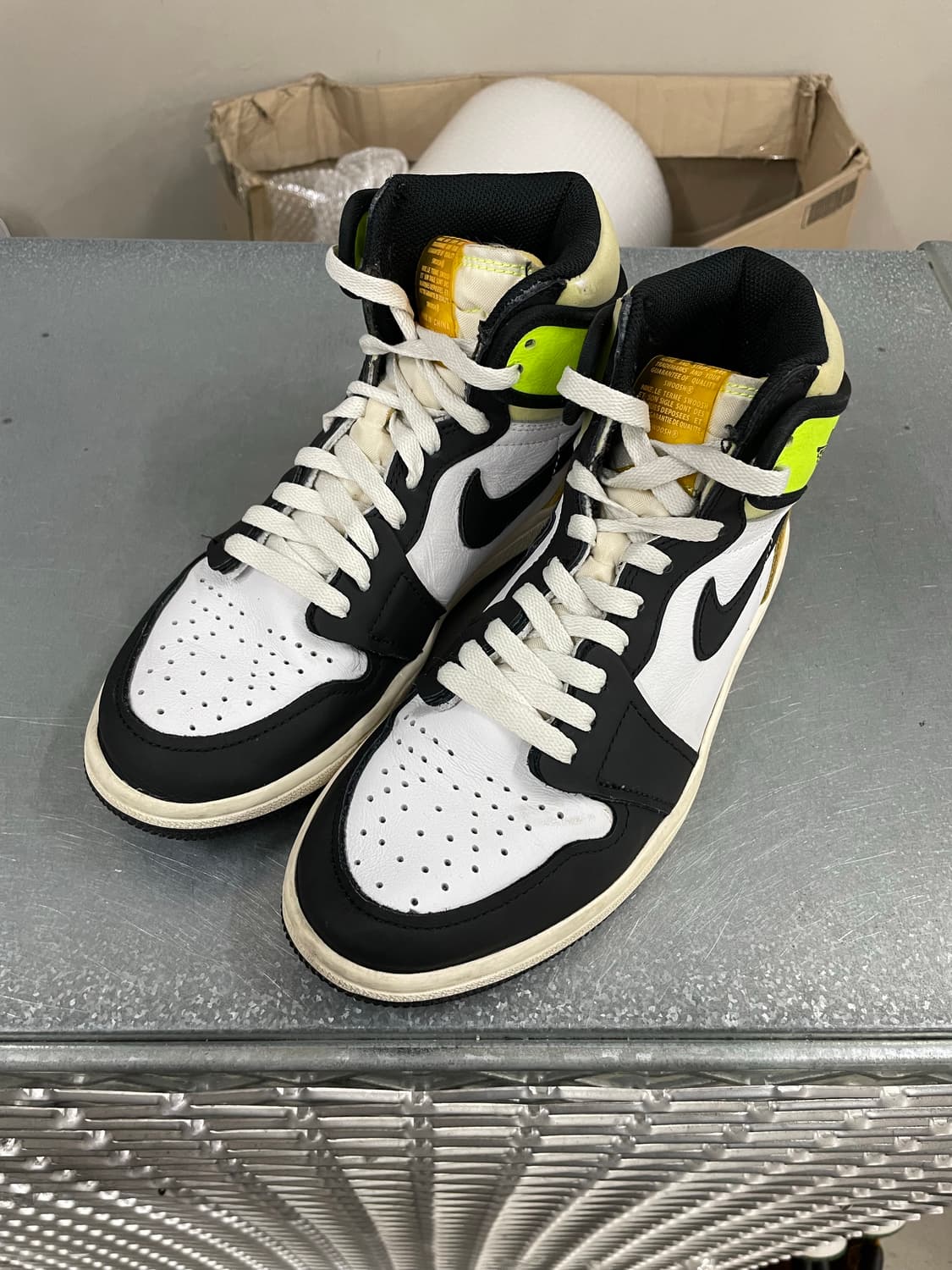 나이키 조던1 레트로 하이 볼트 골드 250 상품이미지2