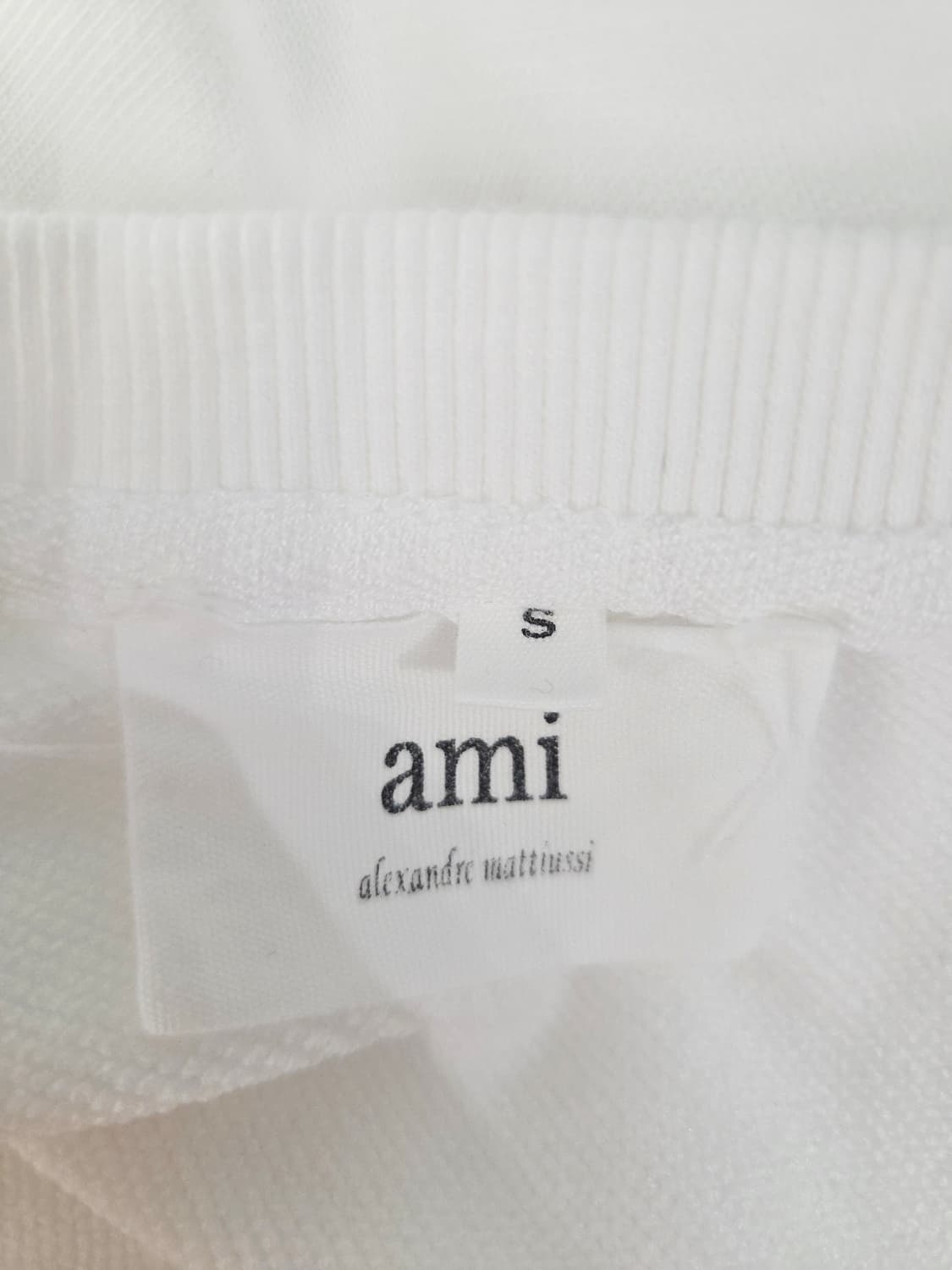 아미(Ami) 스몰 하트 로고 맨투맨 화이트 상품이미지8