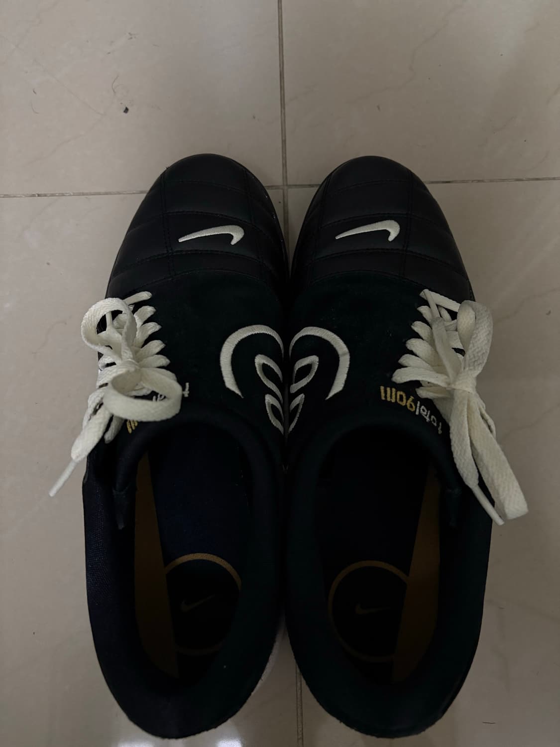 나이키 토탈90 블랙 270 상품이미지4