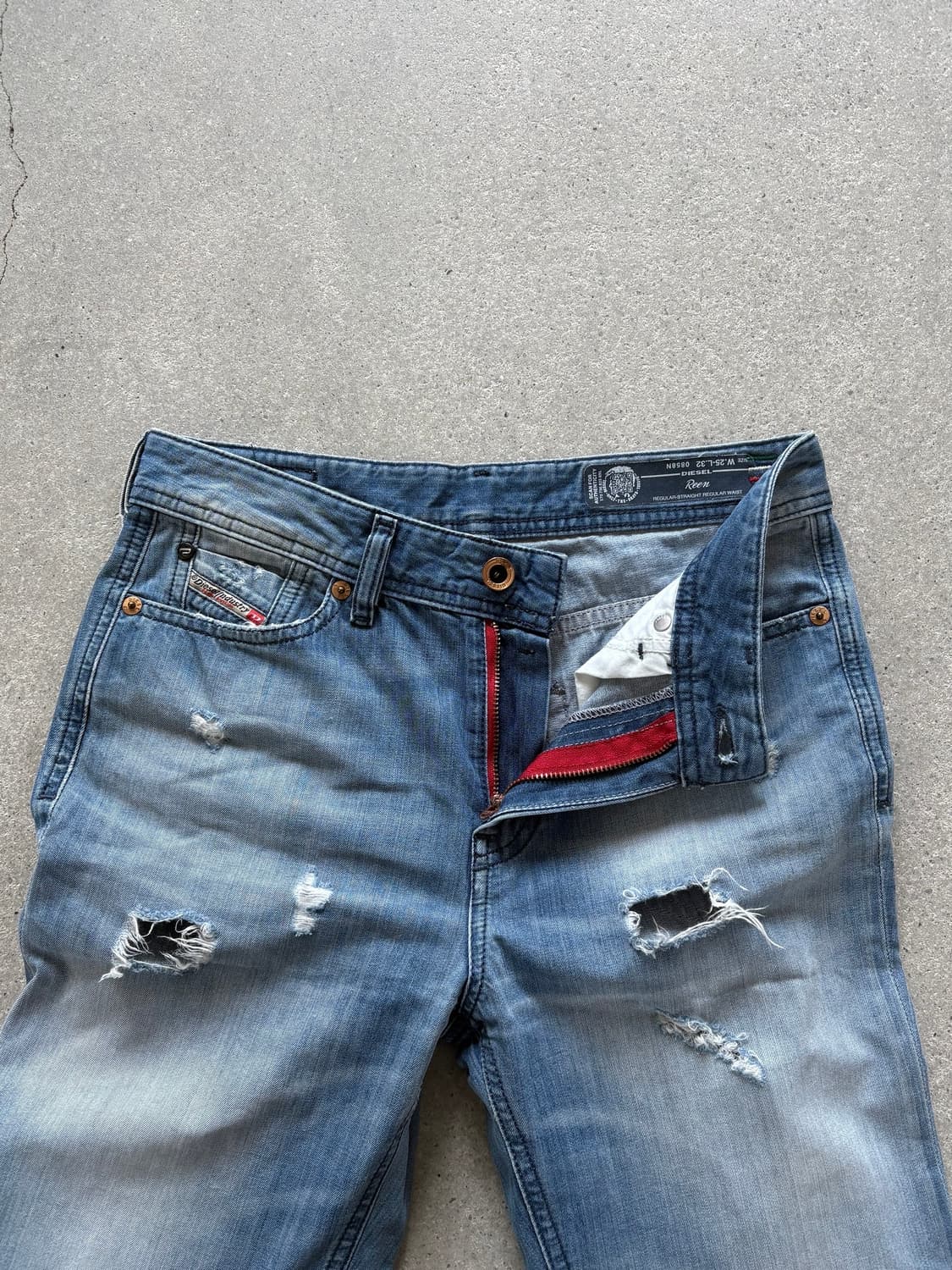 DIESEL 디젤 데미지 데님 팬츠 상품이미지1