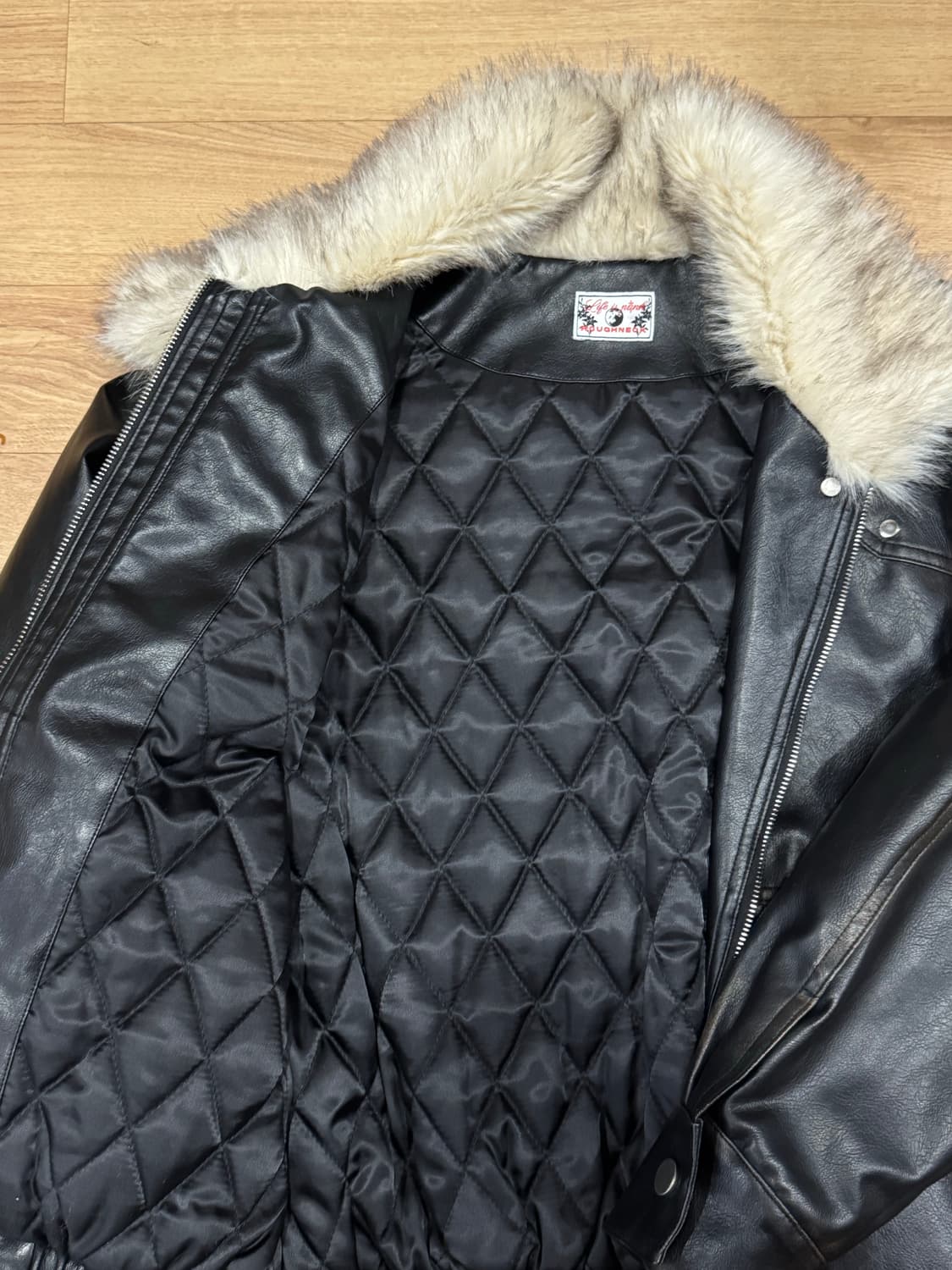 러프넥 워싱 레더 무스탕 자켓 블랙 상품이미지6