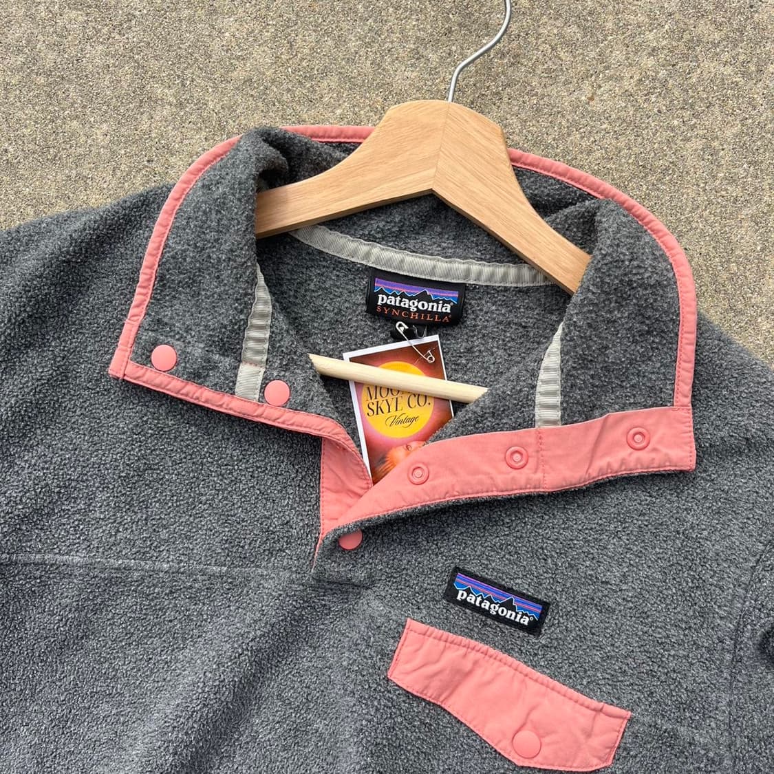10s 파타고니아 신칠라 스냅-T 차콜/핑크 상품이미지2