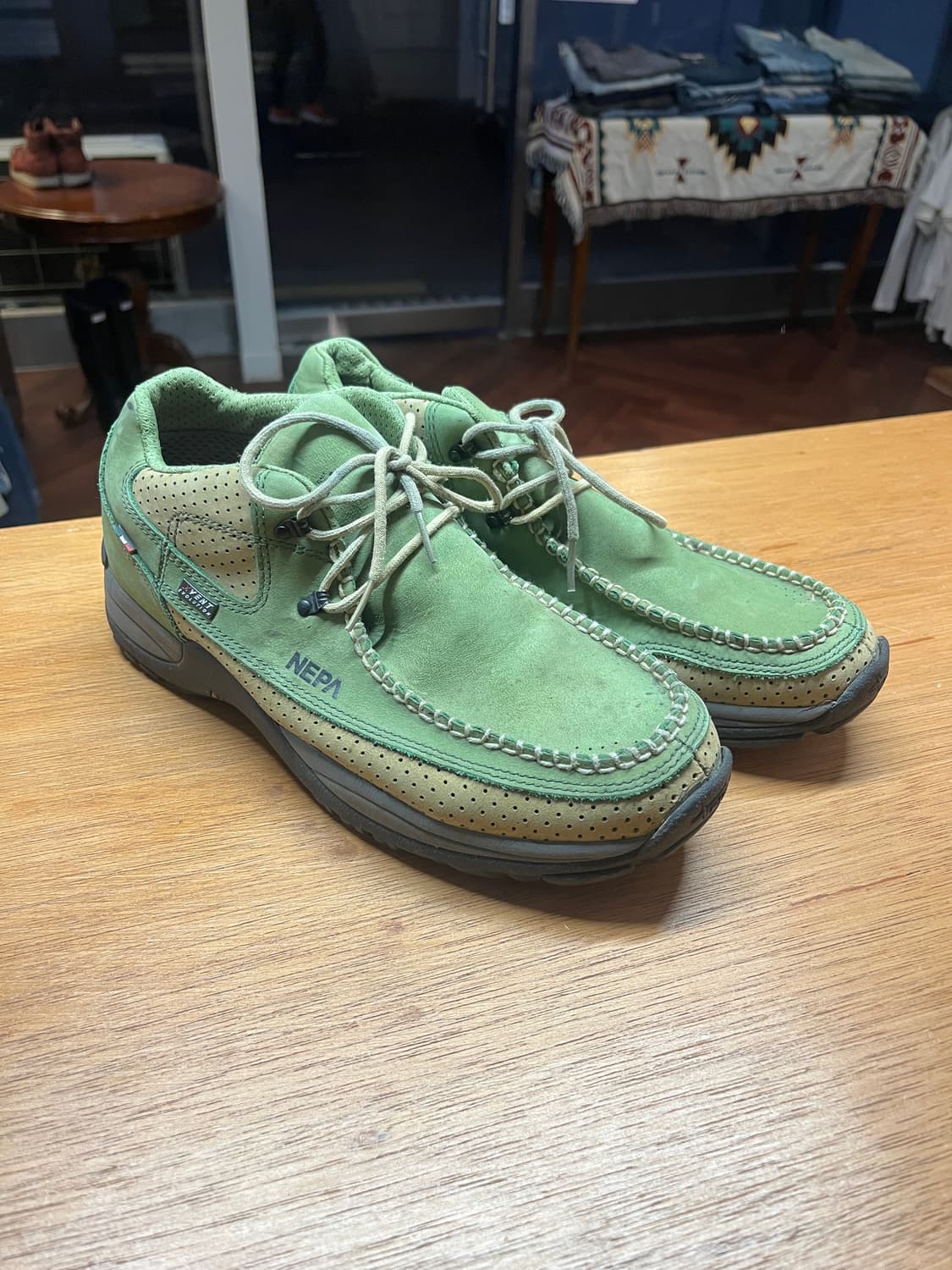 280) 네파 펀칭 스웨이드 로우컷 트레킹 슈즈 상품이미지1